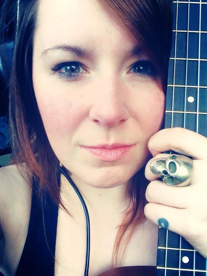 Kala MK-B Makala Baritone Ukulele Bundle with Gig Bag, Tuner, Strap, Aquila Strings, Online Lessons, Austin Bazaar Instructional DVD, and Polishing Cloth customer photo 1