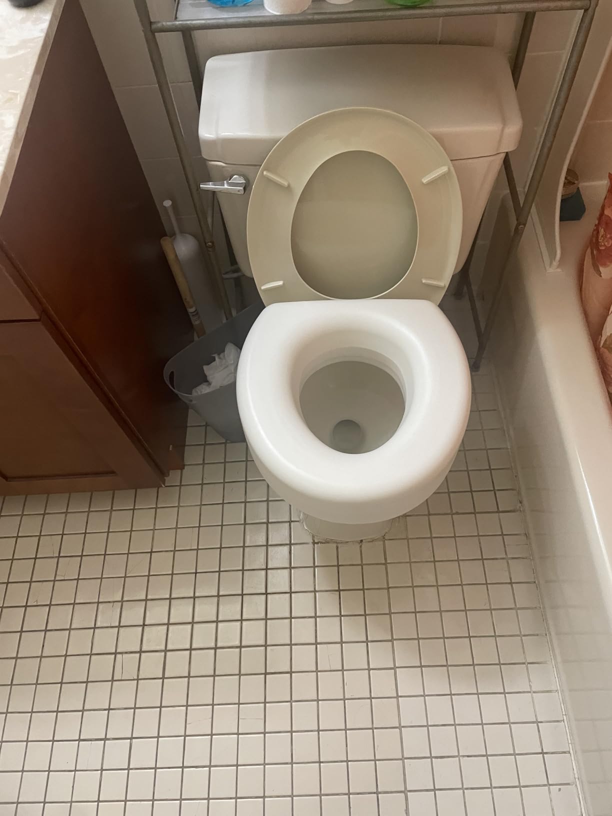 770-610 4 Inch Portable Raised Toilet Seat Riser, Elevated Toilet Seat for Seniors Customer Review 770-610 4 Inch Portable Raised Toilet Seat Riser, Elevated Toilet Seat for Seniors - Customer Photo 1