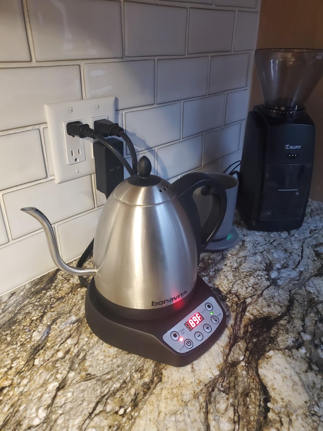 Bonavita 1L Digital Variable Temperature Gooseneck Electric Kettle for Coffee Brew and Tea Precise Pour Control, 6 Preset Temps, Café or Home Use, 1200 Watt, LED Panel, Stainless Steel - Customer Photo 1