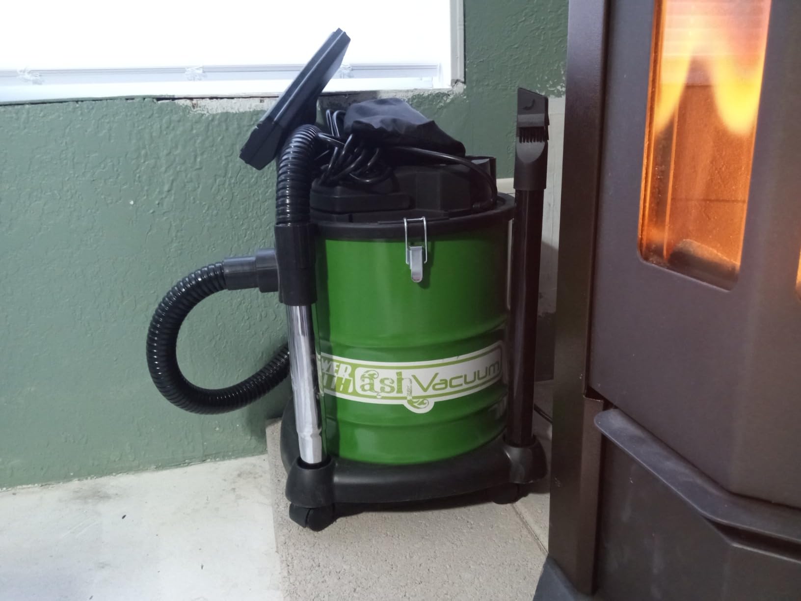 PowerSmith PAVC101 10 Amp Ash Vacuum,Green / Black - Customer Photo 1