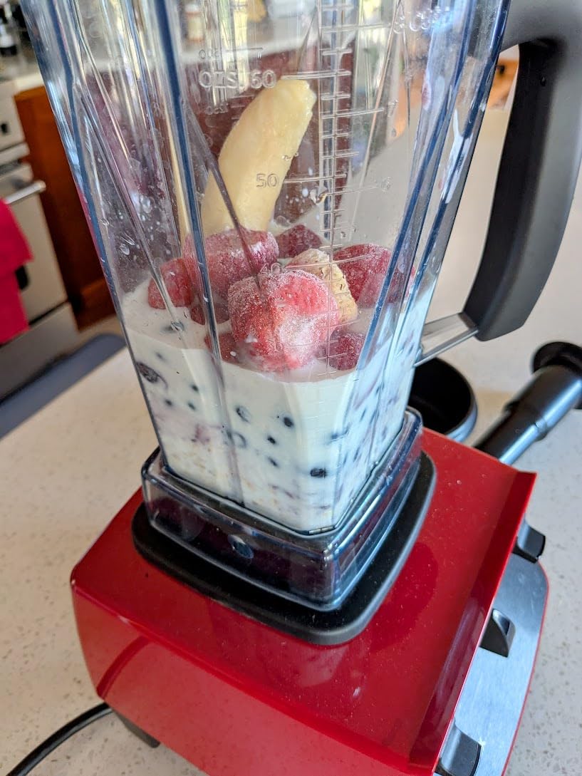 Vitamix 5200 Professional Grade Blender for Smoothies, Food Grinder and Emulsifier, 64oz Pitcher, Black - Customer Photo 1