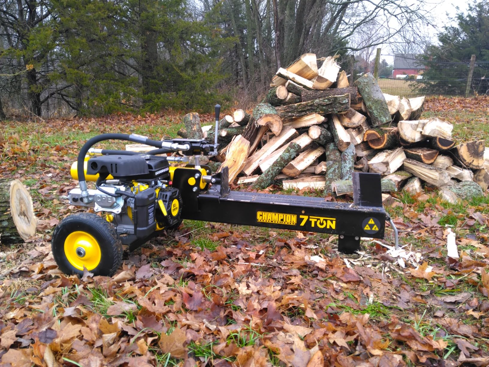 Champion Power Equipment 7-Ton Compact Horizontal Gas Log Splitter with Auto Return - Customer Photo 1