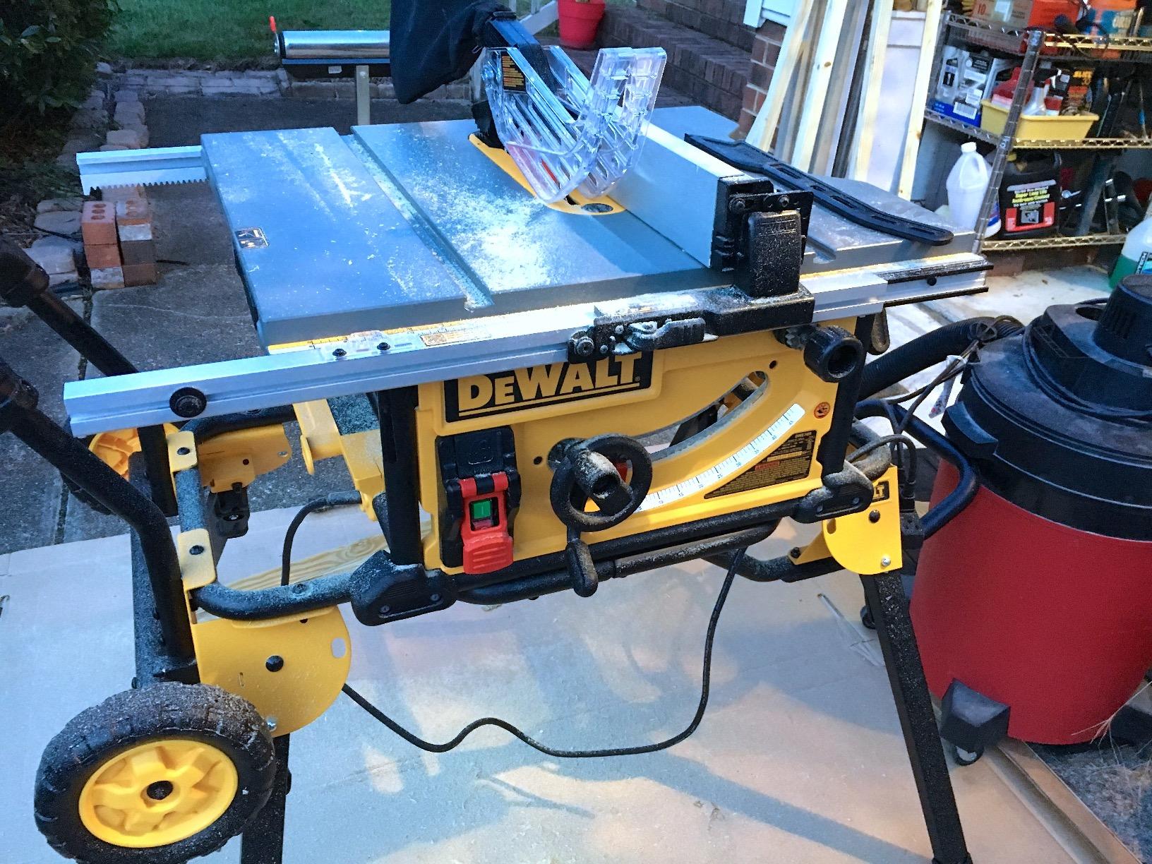 DEWALT 10-Inch Table Saw with Rolling Stand, 32-1/2-Inch Rip Capacity (DWE7491RS) - Customer Photo 2