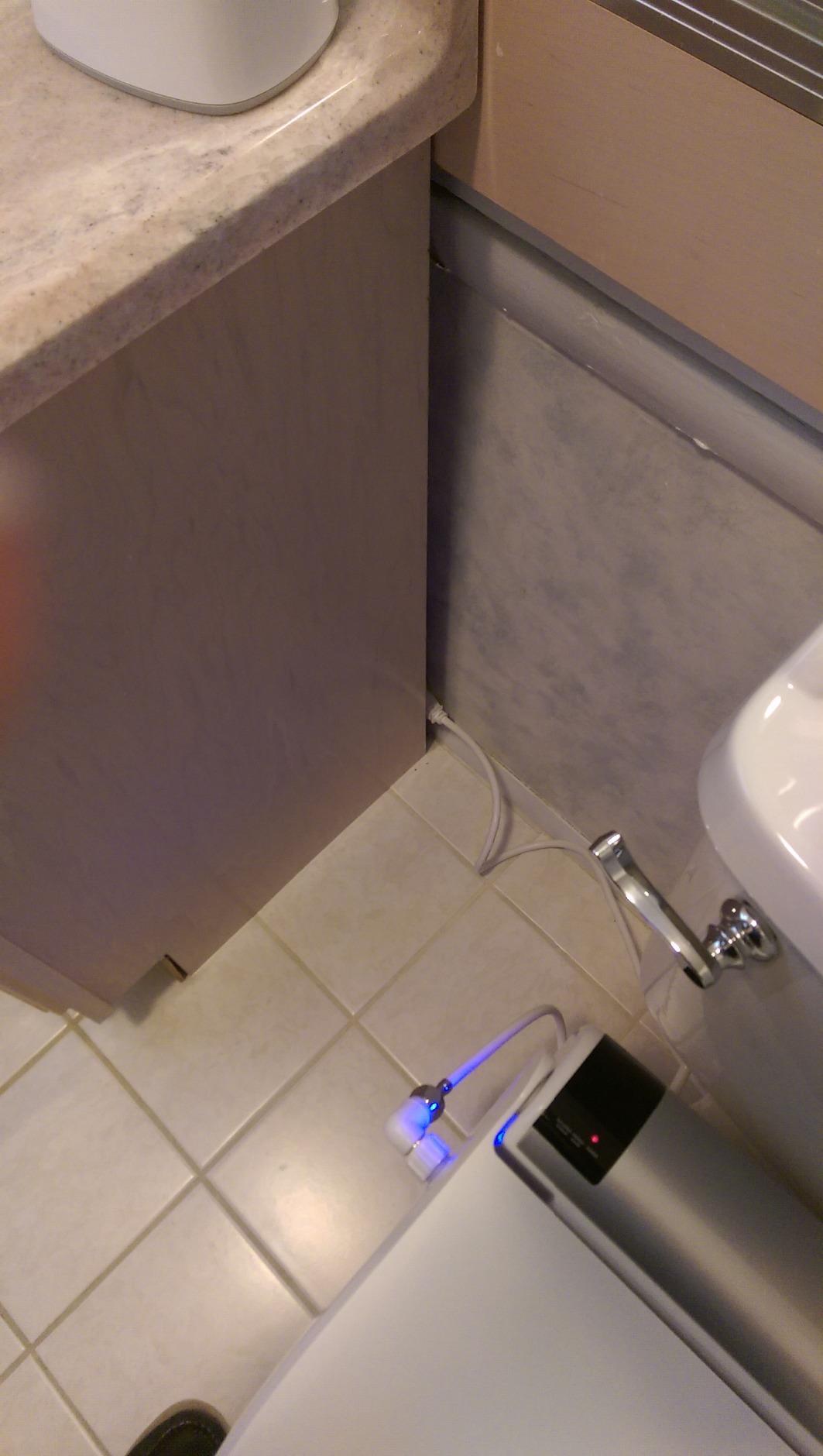 Bio Bidet BB2000 Bliss Electric Bidet Toilet Seat, Warm Water with Air Dryer, Heated Seat with Sensor and Slow Close Lid, Night Light, Remote Control, Elongated, White - Customer Photo 1