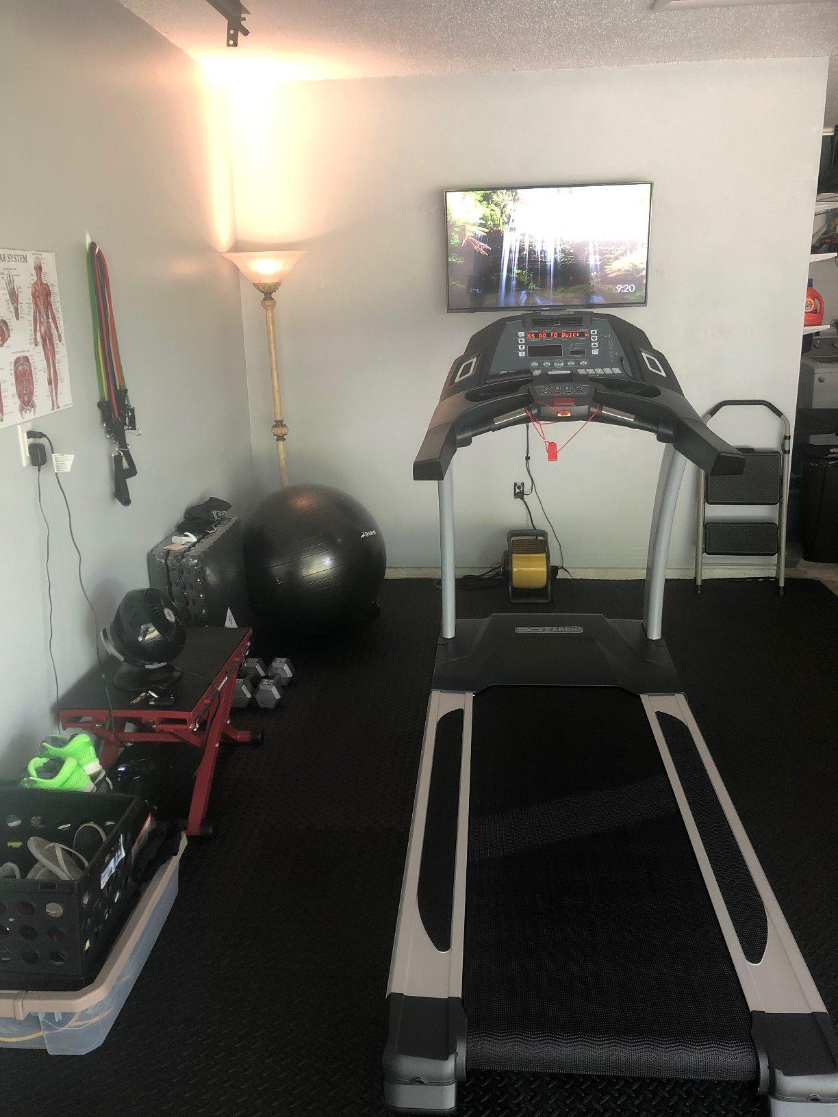 Elite Runner X Treadmill - Commercial Grade - FreeSync FTMS Bluetooth Connectivity - 4.0 HP - Large Ortho Flex Shock Suspension System Deck - Marathon Training - 400 lb Capacity - Customer Photo 2