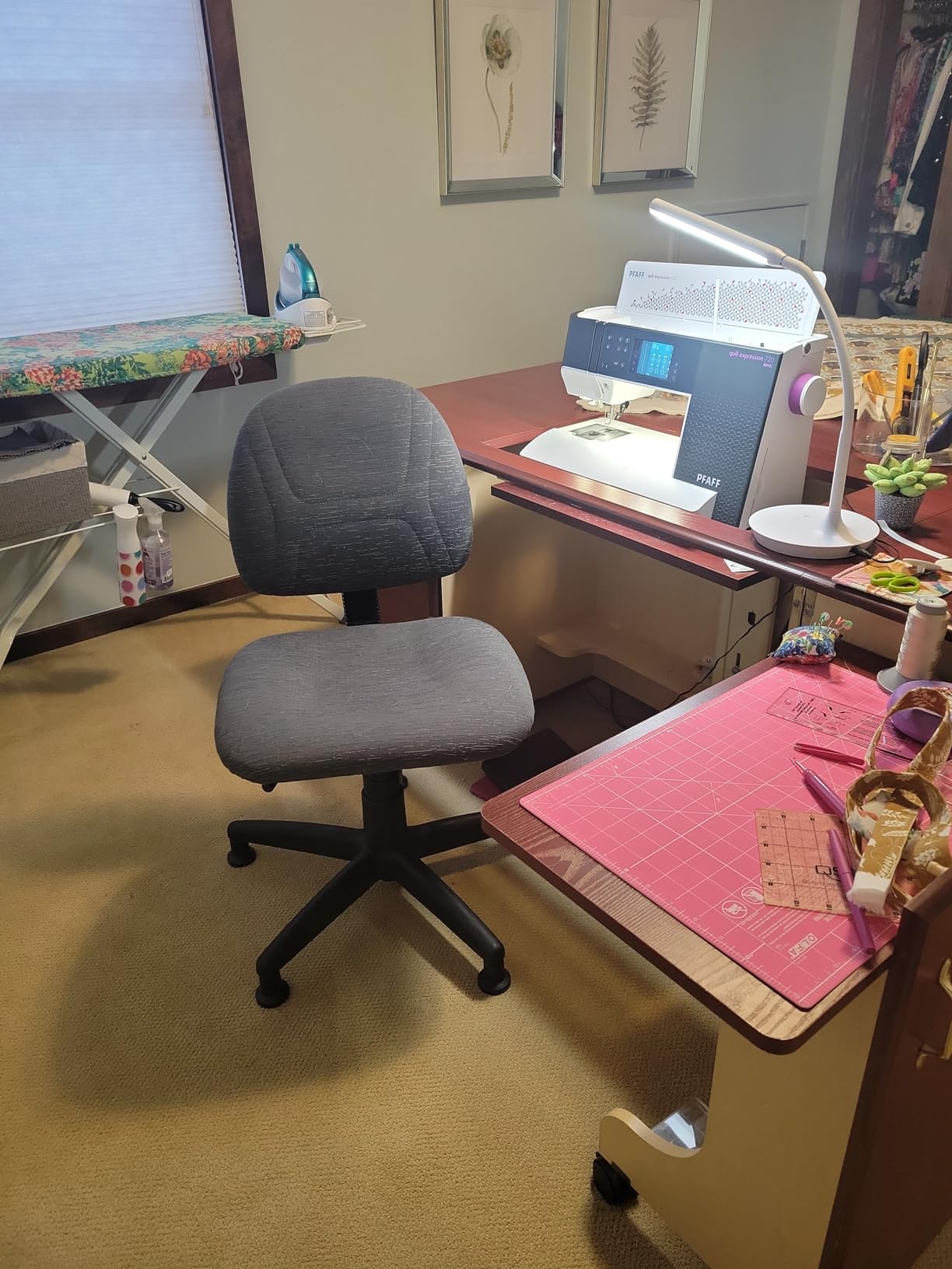 Reliable SewErgo 100SE Ergonomic Task Chair with Adjustable Back Sewing Chair, Made in Canada, Easy Glide, Height Adjustable, Contoured Cushion, Waterfall Edge Seat, 250Lb Weight Capacity, Heavy Duty - Customer Photo 1