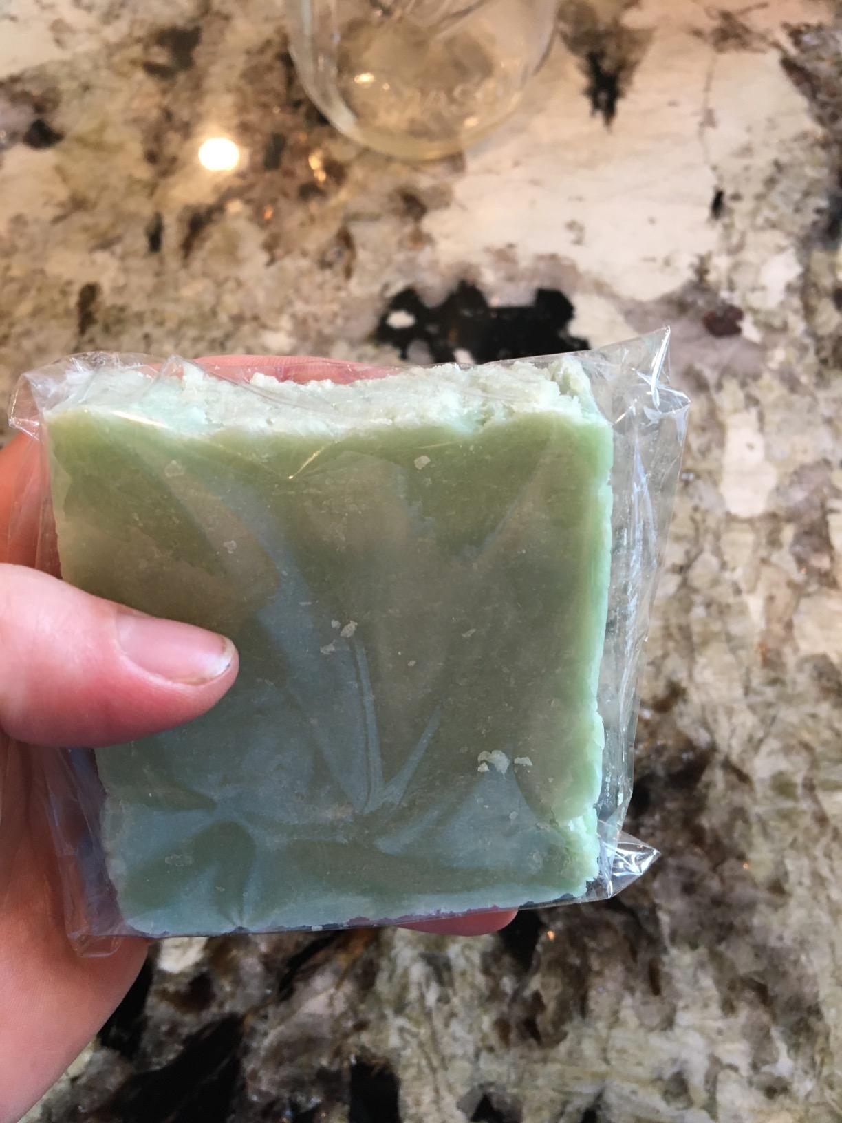 Eve Hansen Organic Eucalyptus Essential Oil 4oz | Topical & Aromatherapy | Sauna Essential Oil - Customer Photo 1