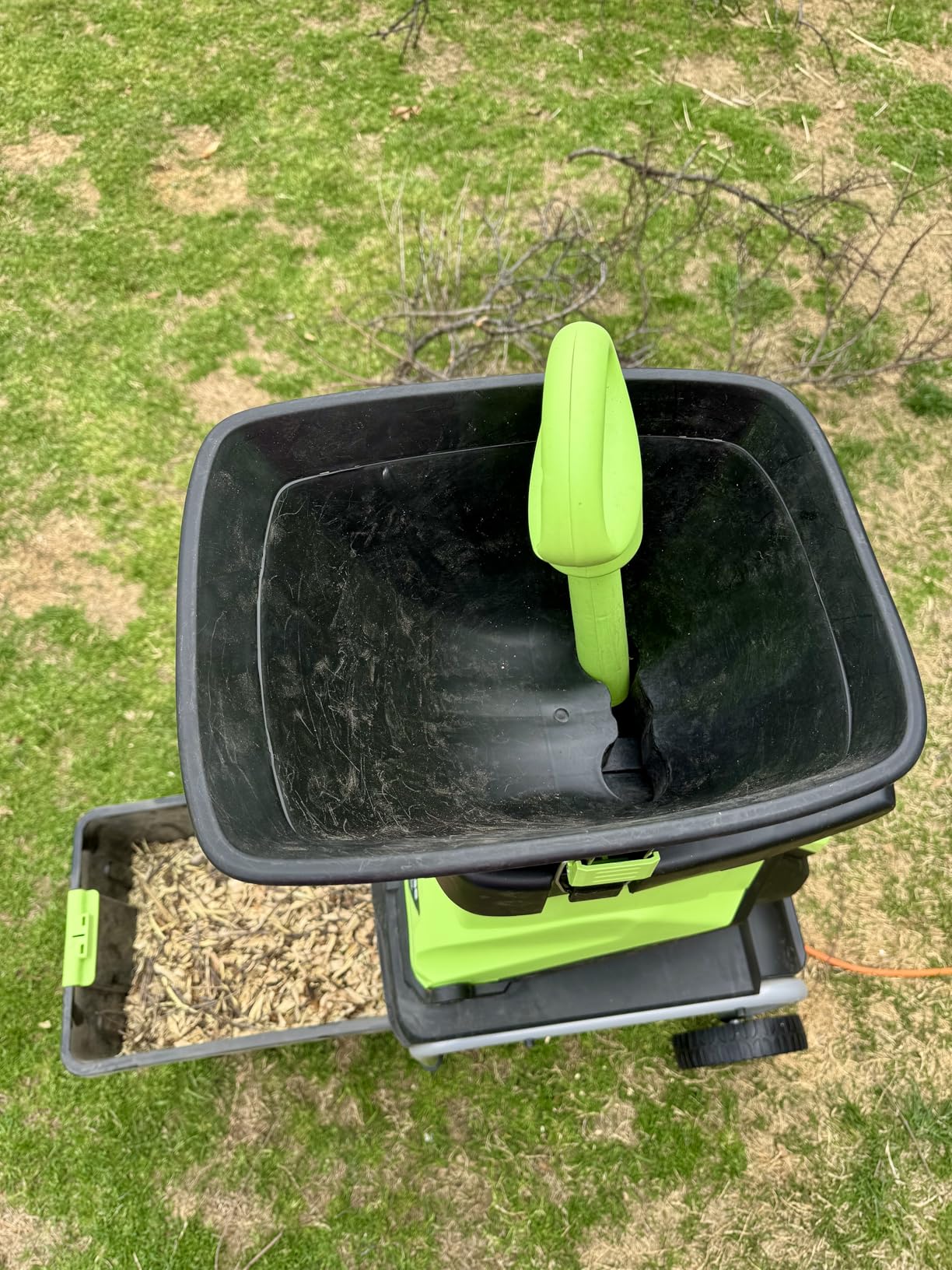Earthwise GS70015 15-Amp Garden Corded Electric Chipper, Collection Bin - Customer Photo 1