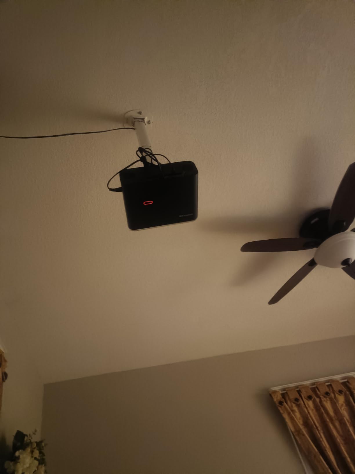 VIVO Universal Extending Ceiling Projector Mount, Height Adjustable Projection, White, MOUNT-VP02W - Customer Photo 1