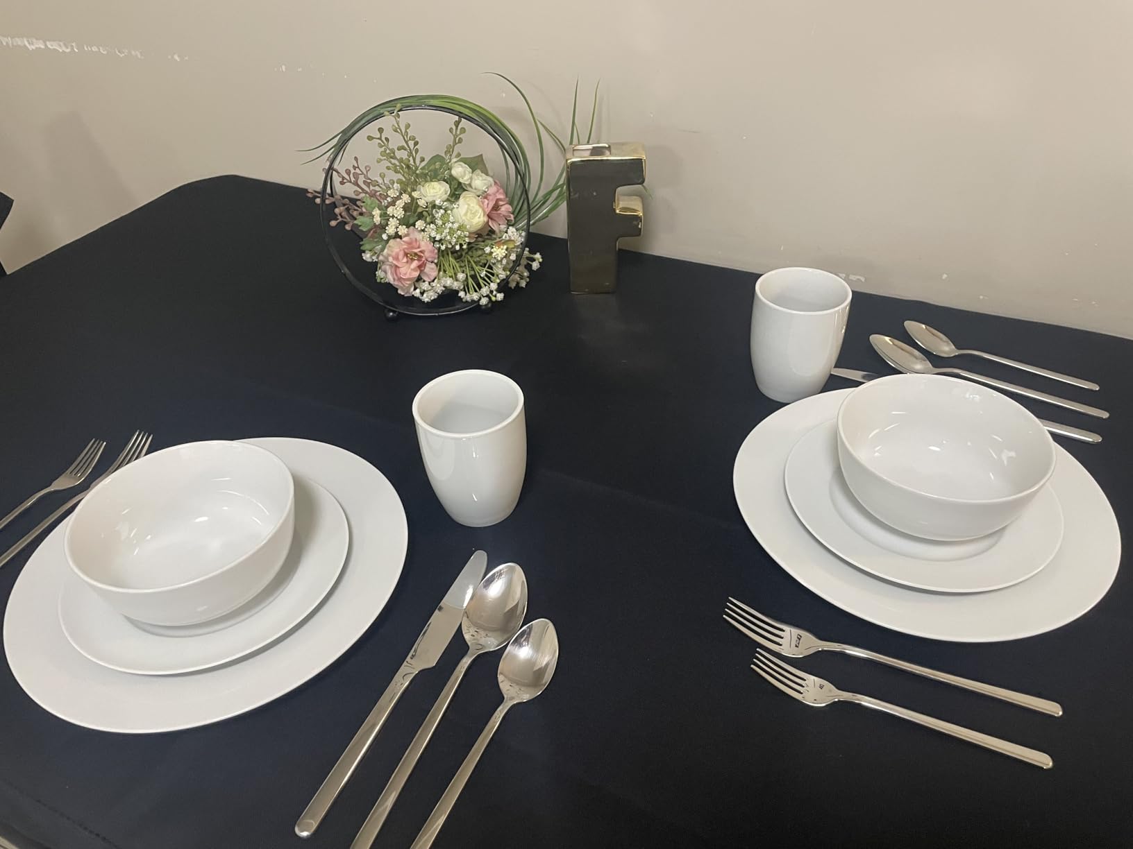 Amazon Basics 16-Piece Porcelain Kitchen Dinnerware Set with Plates, Bowls and Mugs, Service for 4 - White - Customer Photo 1