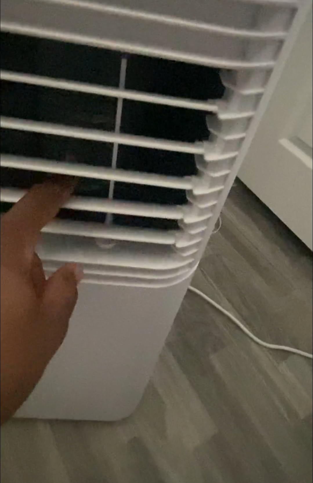 10,000 BTU Portable Air Conditioner for Rooms up to 450 Sq.Ft, 4-in-1 Cooling/Dry/Fan/Sleep Mode, Remote Control, High Low Speed, Window Kit Included, White - Customer Photo 1