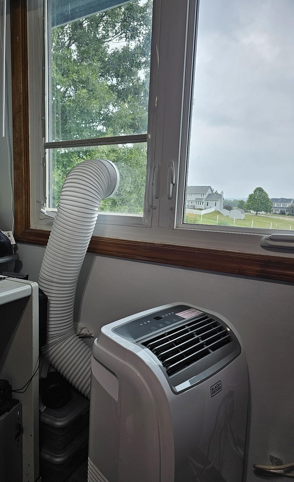 BLACK+DECKER Smart Portable Air Conditioner with Heat, 14,000 BTU (10,200 BTU SACC) Cooling, 12,000 BTU Heating for Rooms up to 700 Sq. Ft., Follow Me Remote, BPACT14HWT, White - Customer Photo 1