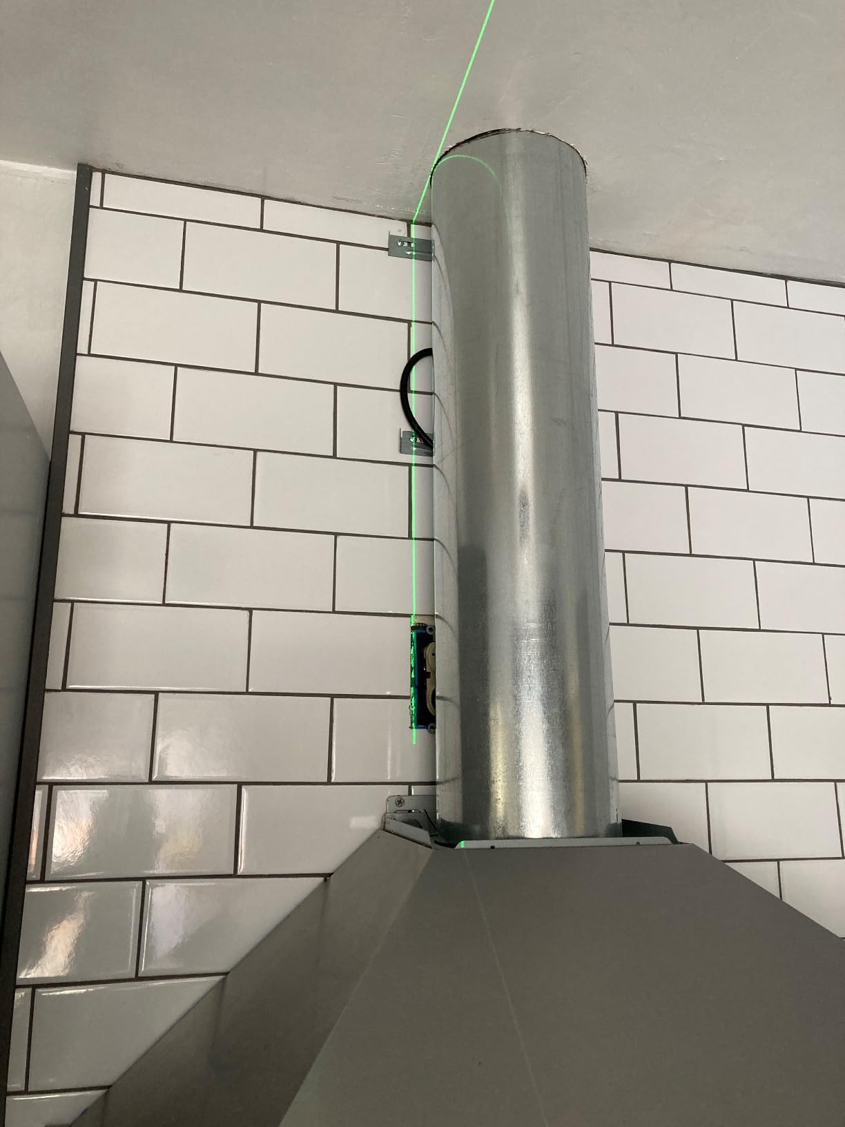 COSMO COS-63175S 30 in. Vista Collection 380 CFM Ducted Wall Mount Range Hood, Touch Controls, LED Lights, Stainless Steel - Customer Photo 2