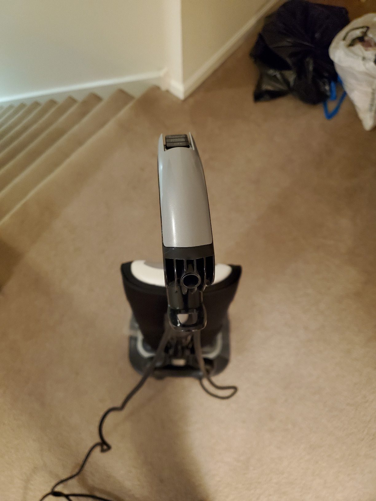 Oreck Elevate Conquer Bagged Upright Vacuum Cleaner, 2 Speed Control with HEPA Media Filtration, Lightweight, 35ft Power Cord, UK30300, Grey - Customer Photo 2