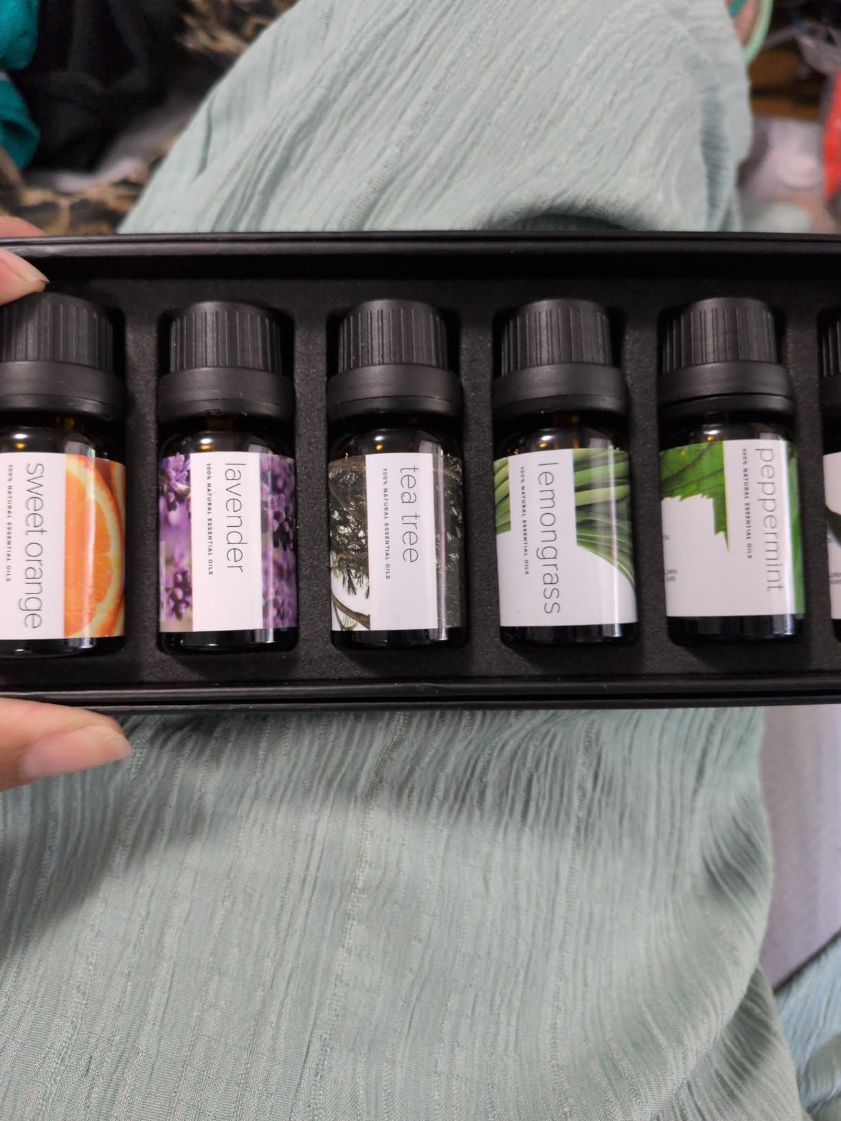 Essential Oils Set by Pure Aroma - Top 6 Aromatherapy Oils Gift Set-6 Pack, 10ml (Eucalyptus, Lavender, Lemongrass, Sweet Orange, Peppermint, Tea Tree) Customer Review Essential Oils Set by Pure Aroma - Top 6 Aromatherapy Oils Gift Set-6 Pack, 10ml (Eucalyptus, Lavender, Lemongrass, Sweet Orange, Peppermint, Tea Tree) - Customer Photo 1
