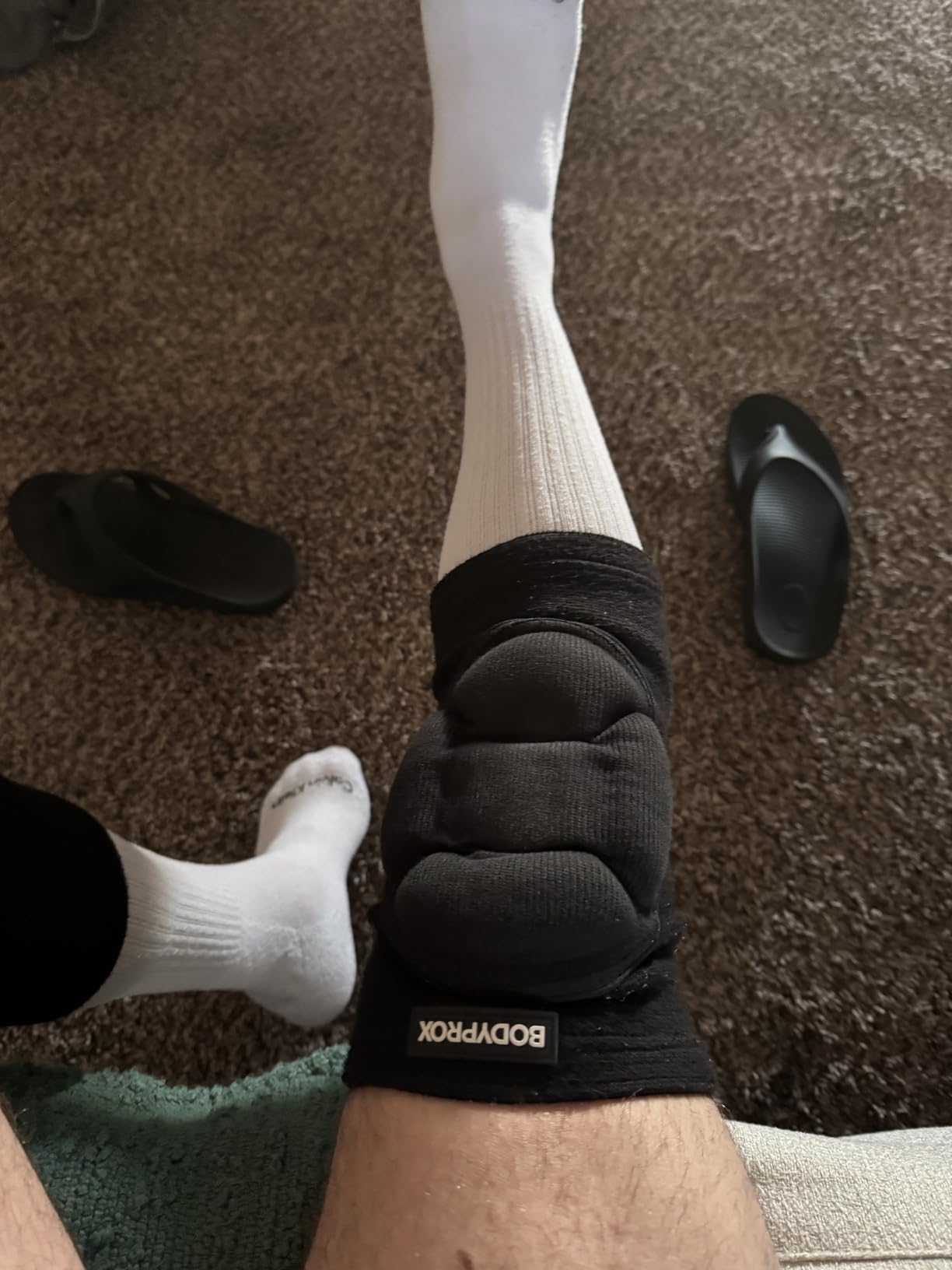 Bodyprox Protective Knee Pads, Thick Sponge Anti-slip, Collision Avoidance Knee Sleeve - Customer Photo 3