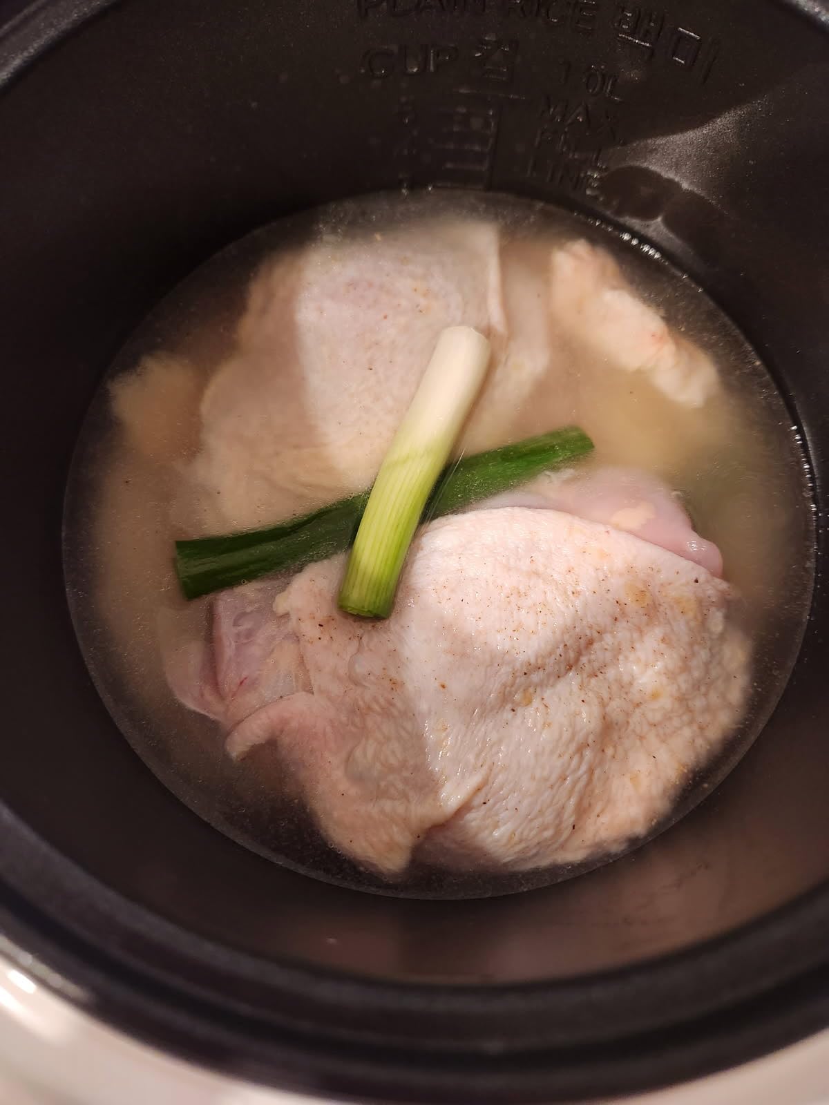 CUCKOO Basic Rice Cooker & Warmer with Nonstick Inner Pot, Rice Cooker 6-Cup Uncooked / 12-Cup Cooked, Easy to Use, Small, Sticky Rice Maker, White / Purple (CR-0671V) - Customer Photo 2