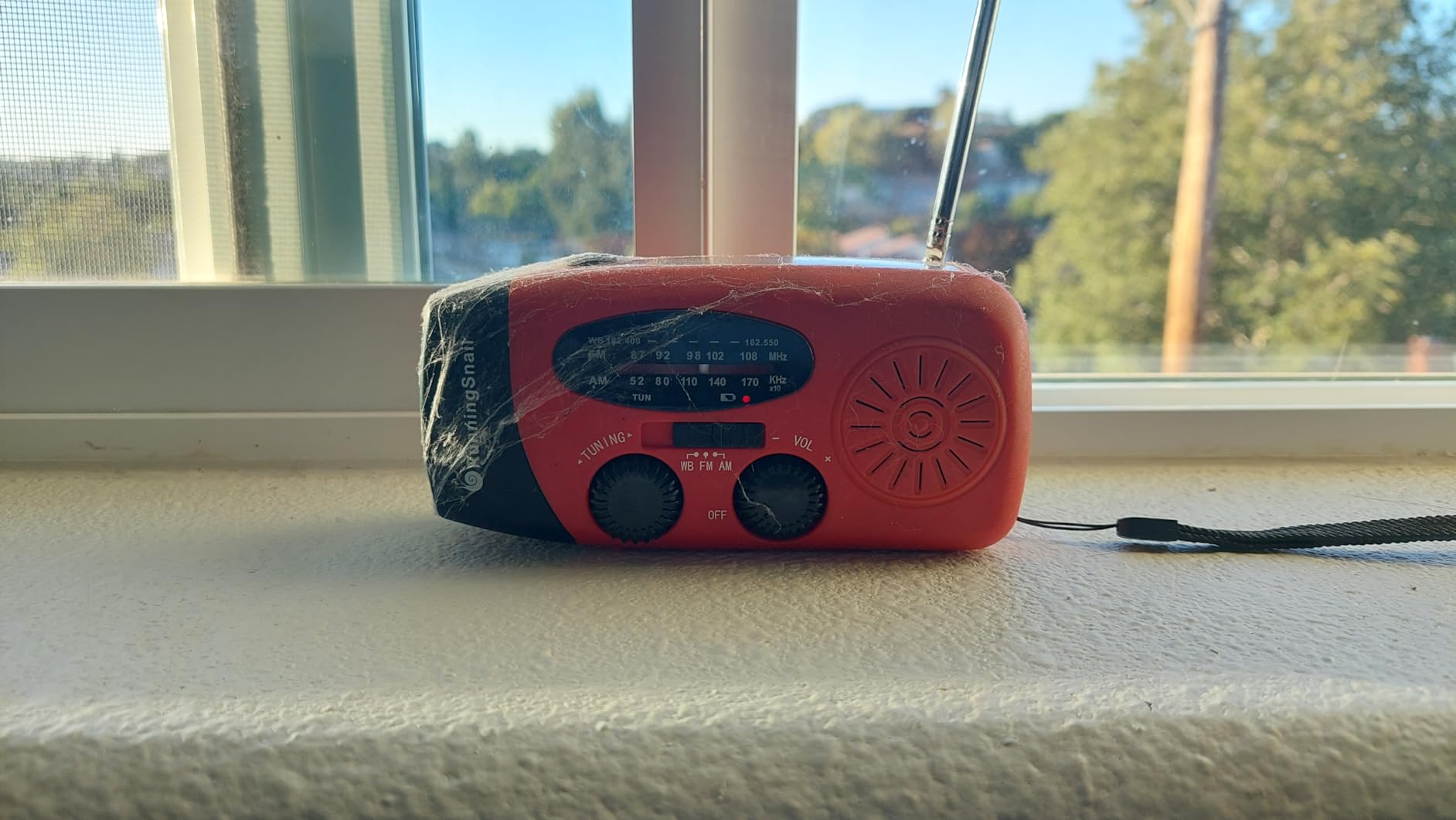 RunningSnail Emergency Hand Crank Radio With LED Flashlight For Emergency, AM/FM NOAA Portable Weather Radio With 2000mAh Power Bank Phone Charger, USB Charged & Solar Power For Camping, Emergency - Customer Photo 1