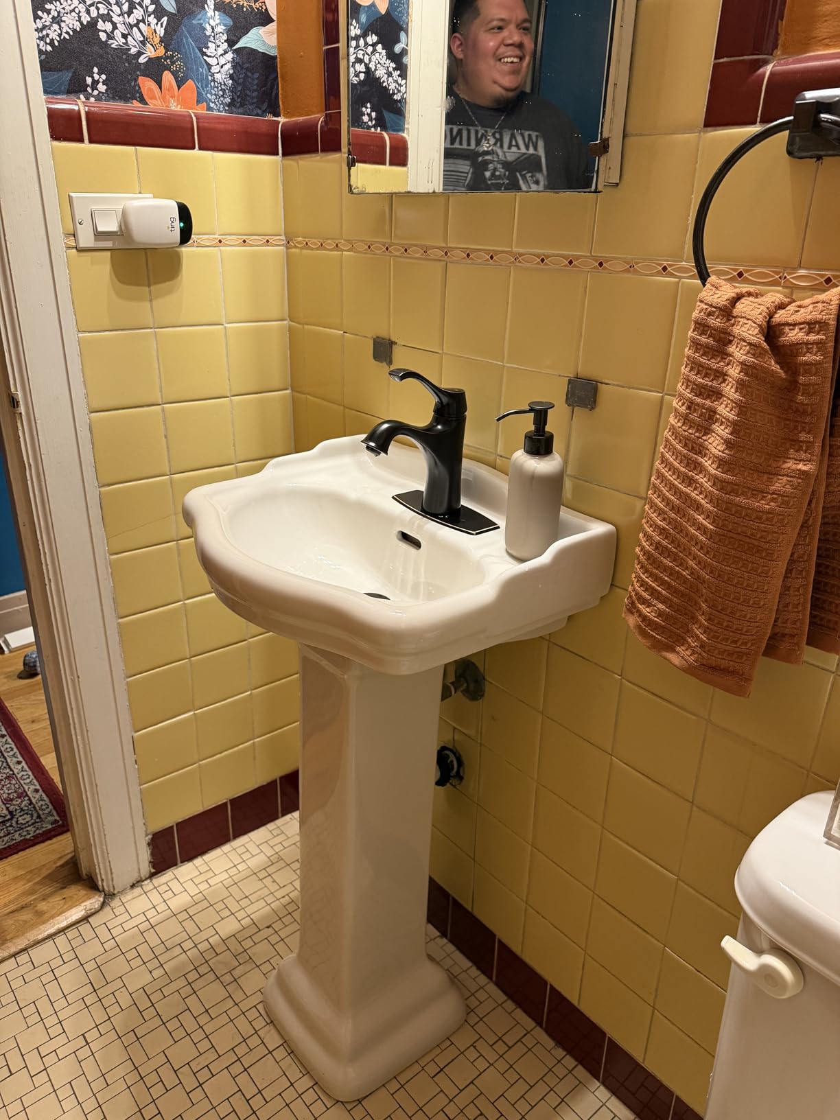 Fine Fixtures Roosevelt Bathroom Pedestal Sink – 18-Inch Small Pedestal Sink, Durable Vitreous China Ceramic with Single Hole Bathroom Sink Faucet – Ideal for Modern Bathrooms - Customer Photo 2