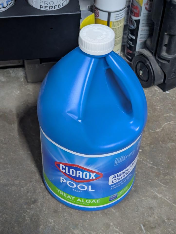 Clorox® Pool&Spa™ Swimming Pool Algaecide and Clarifier, Prevents and Treats Pool Algae, Clears Water, 128 Fl Oz (Pack of 1) - Customer Photo 1