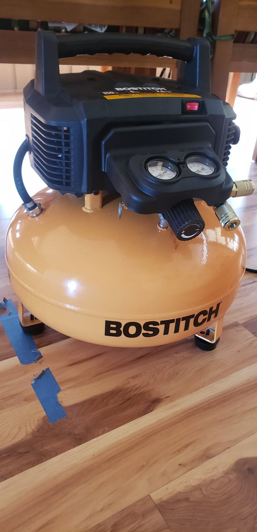 BOSTITCH Air Compressor Kit, Oil-Free, 6 Gallon, 150 PSI, Quiet Lightweight Pancake Air Compressor (BTFP02012-WPK) - Customer Photo 2