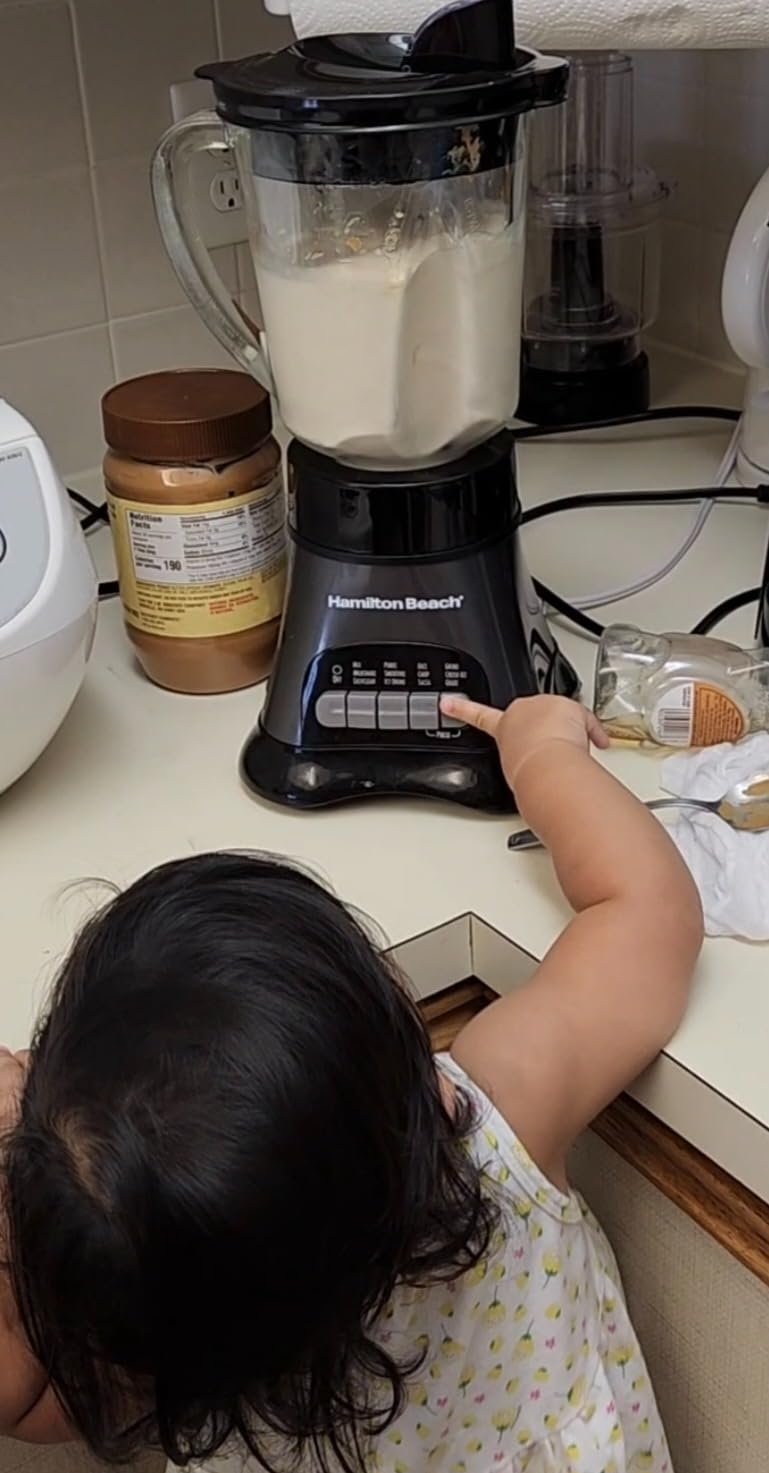 Hamilton Beach Blender and Food Processor Combo for Shakes & Smoothies, With 3 Cup Electric Food Chopper Attachment, 40 oz Glass Jar, Blender Travel Cup, 700 Watts Peak Power, Gray & Black (58163) - Customer Photo 2