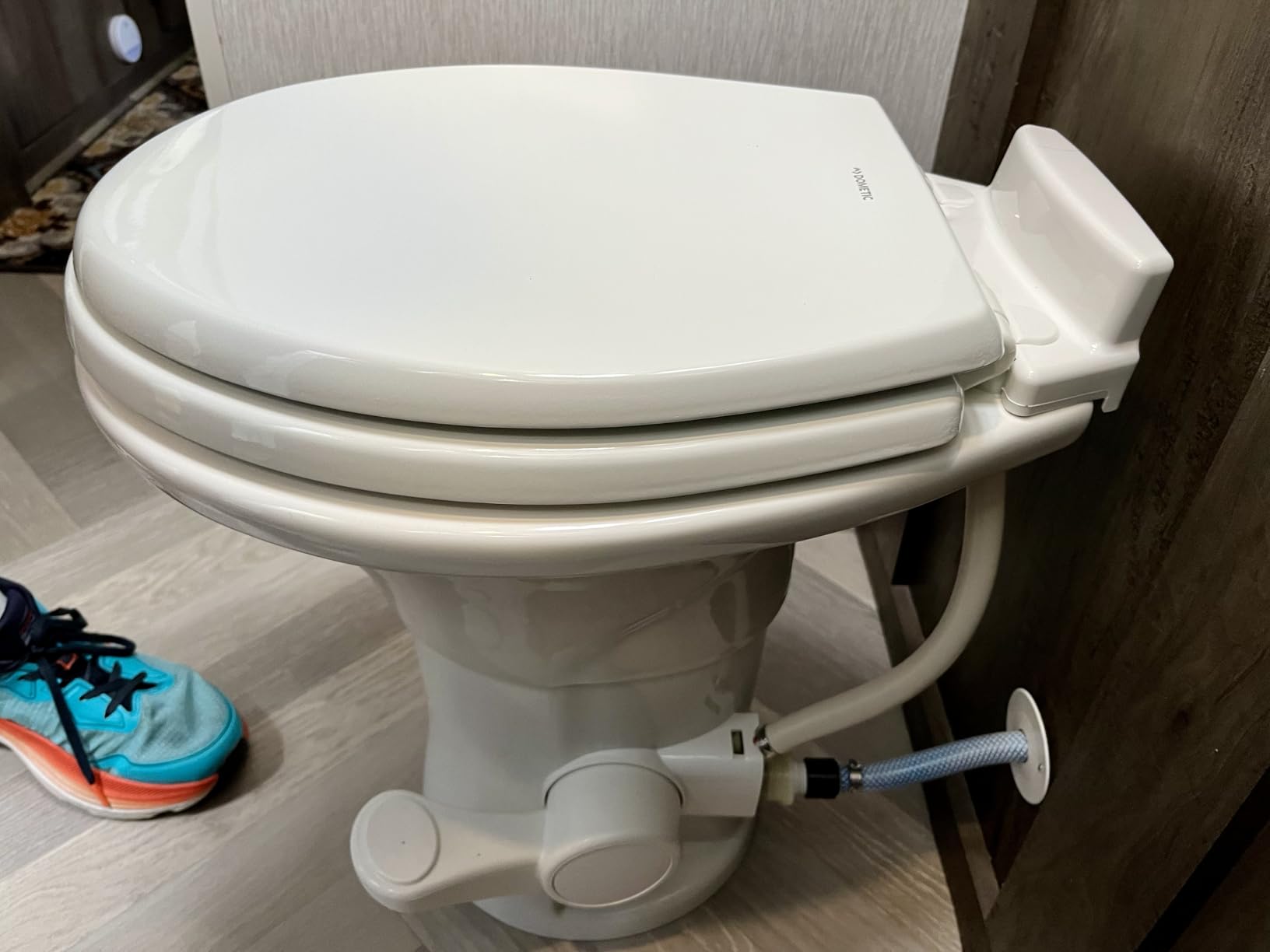 Dometic 310 Standard Toilet - White, Oblong Shape, Lightweight and Efficient with Pressure-Enhanced PowerFlush and Slow Close Seat Cover - Perfect for Modern RVs (302310081) - Customer Photo 2
