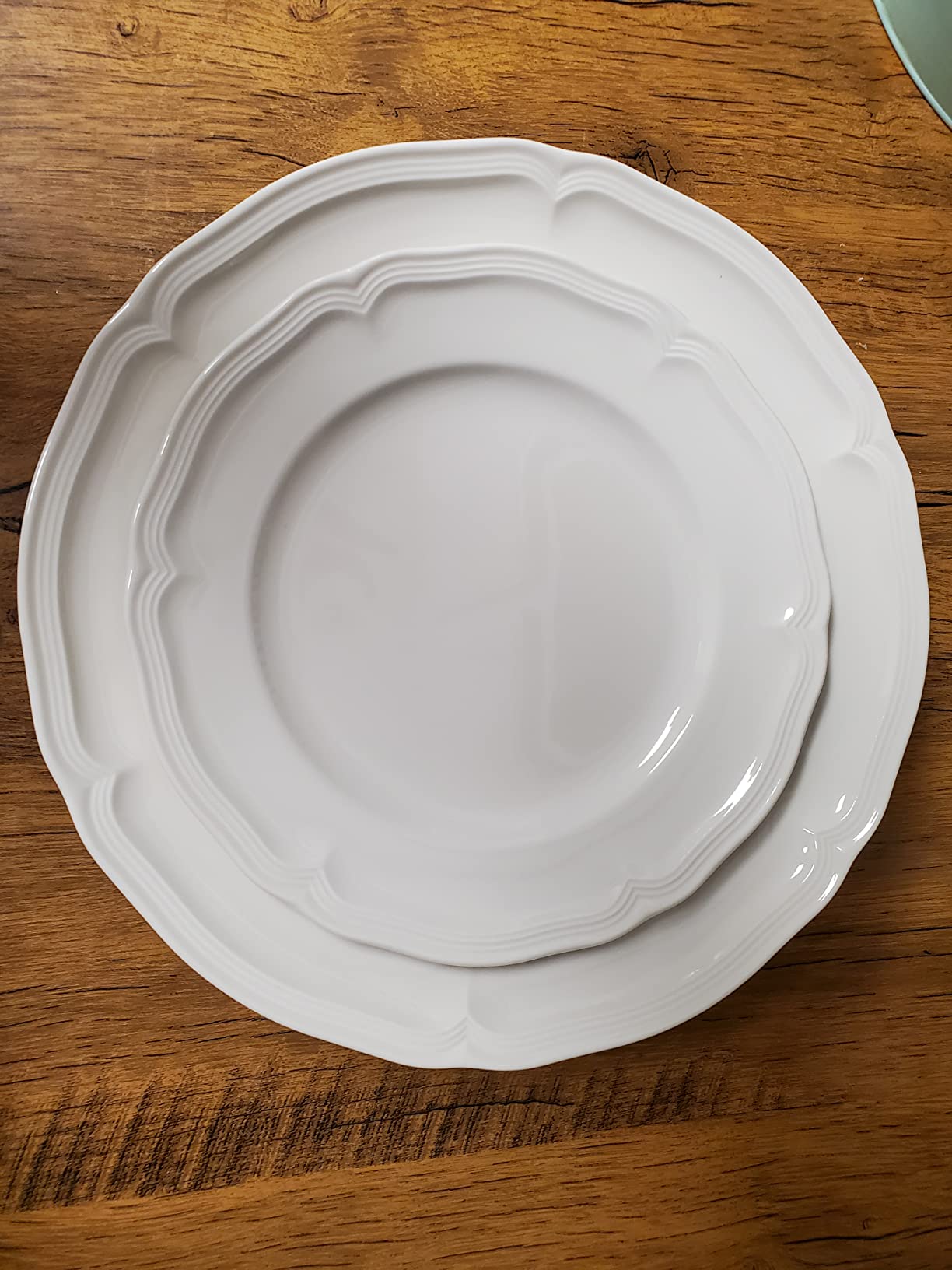 Villeroy & Boch Manoir 18-Piece Dinnerware Set, Plates & Bowls, Premium Porcelain, Made in Germany, Dishwasher & Microwave Safe, Rich, Creamy White - Customer Photo 1