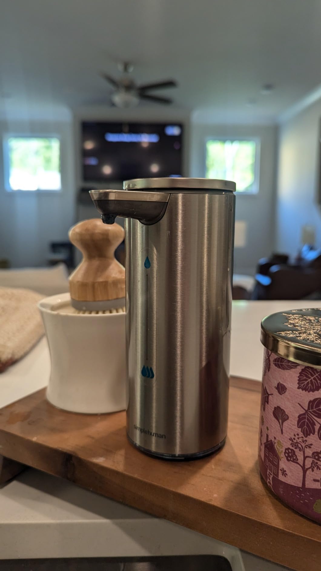 simplehuman 9 oz. Touch-Free Rechargeable Sensor Liquid Soap Pump Dispenser, Brushed Stainless Steel - Customer Photo 2