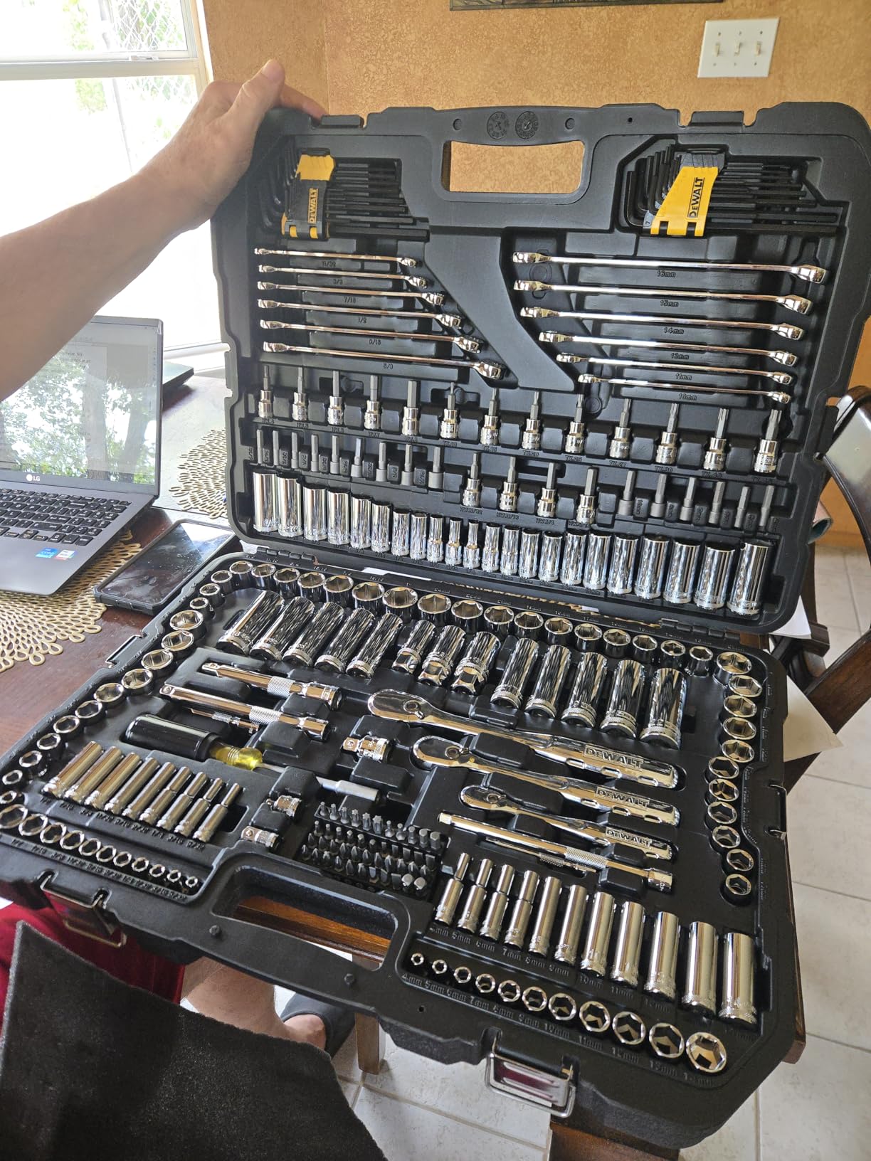DEWALT Mechanic Tool Set, 247-Piece, 1/4 in., 3/8 in. and 1/2 in. Drive, SAE, Ratchets, Sockets, Hex Keys, Combination Wrenches, Polish Chrome Finish (DWMT81535) - Customer Photo 1