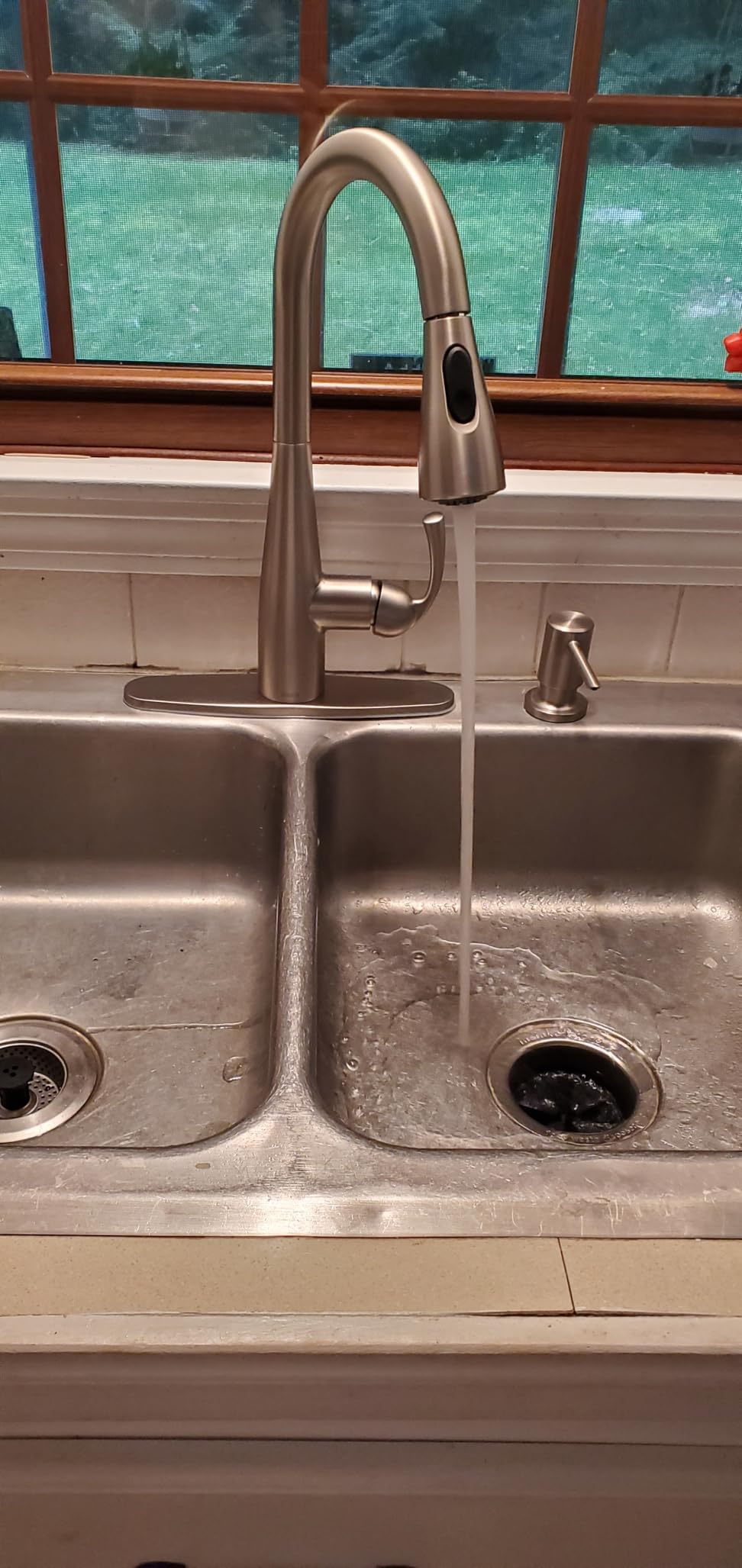 Moen Essie Spot Resist Stainless MotionSense Wave One-Handle Touchless Kitchen Faucet with Pulldown Sprayer and Soap Dispenser, 87014EWSRS - Customer Photo 2
