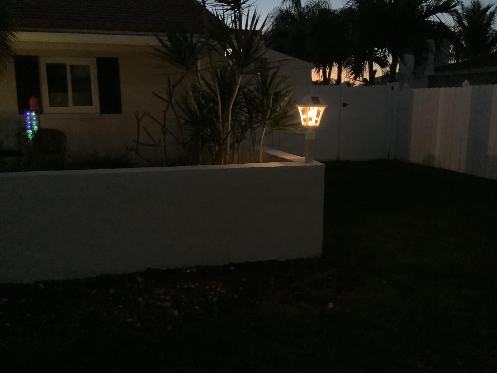 Gama Sonic Baytown II Bulb Solar Lamp Post Light Kit 77-inch Height, Outdoor Single Black Resin and Clear Lens Post Lamp with Pole and EZ Anchor In-Ground Auger, Warm White 2700K (105BSG01) - Customer Photo 1