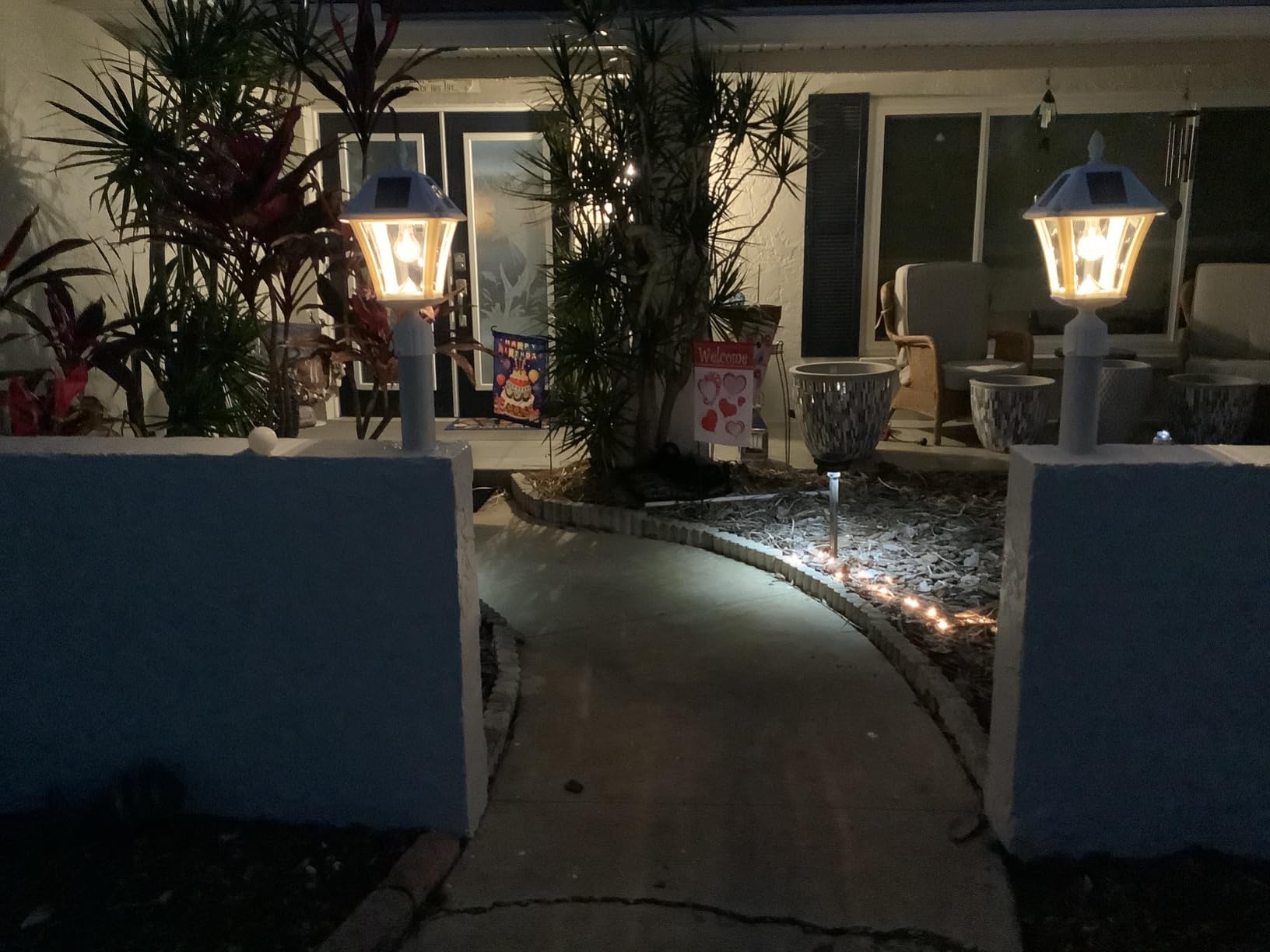 Gama Sonic Baytown II Bulb Solar Lamp Post Light Kit 77-inch Height, Outdoor Single Black Resin and Clear Lens Post Lamp with Pole and EZ Anchor In-Ground Auger, Warm White 2700K (105BSG01) - Customer Photo 2