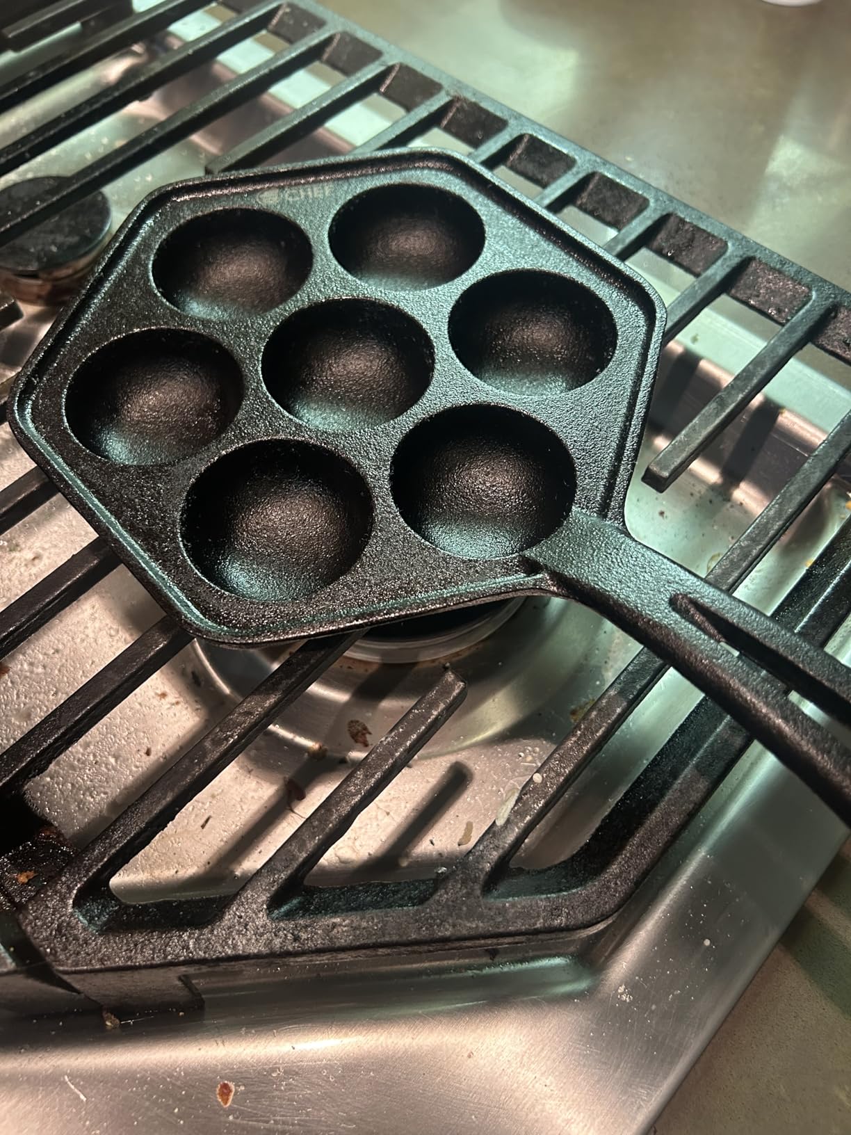 Commercial CHEF Cast Iron Pancake Pan, Silver Dollar Pancake Griddle, Easy to Clean & Heats Evenly, Makes 7 Mini Silver Dollar Pancakes - Customer Photo 1
