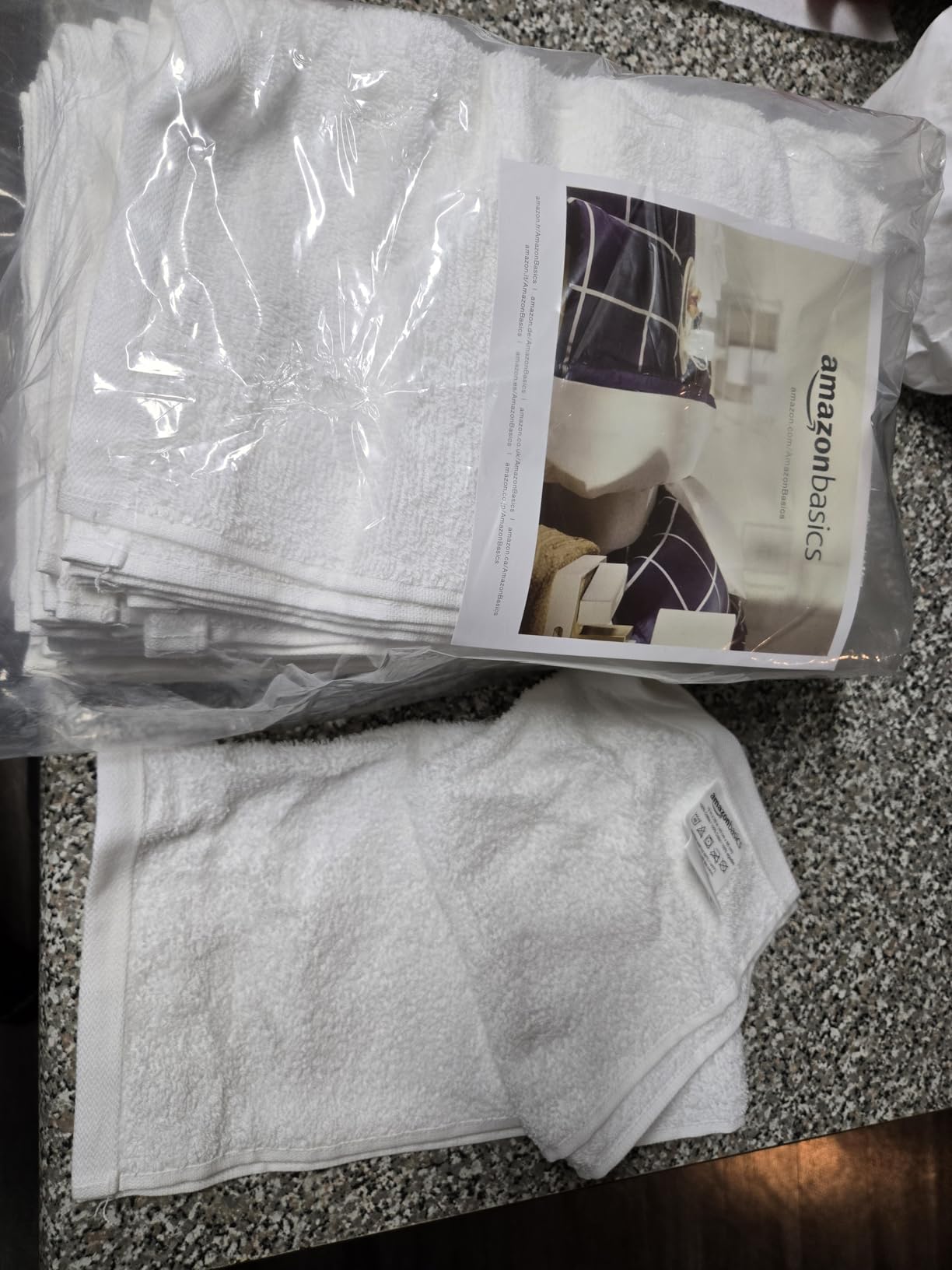 Amazon Basics Soft and Thick Cotton Hand Towels, 16
