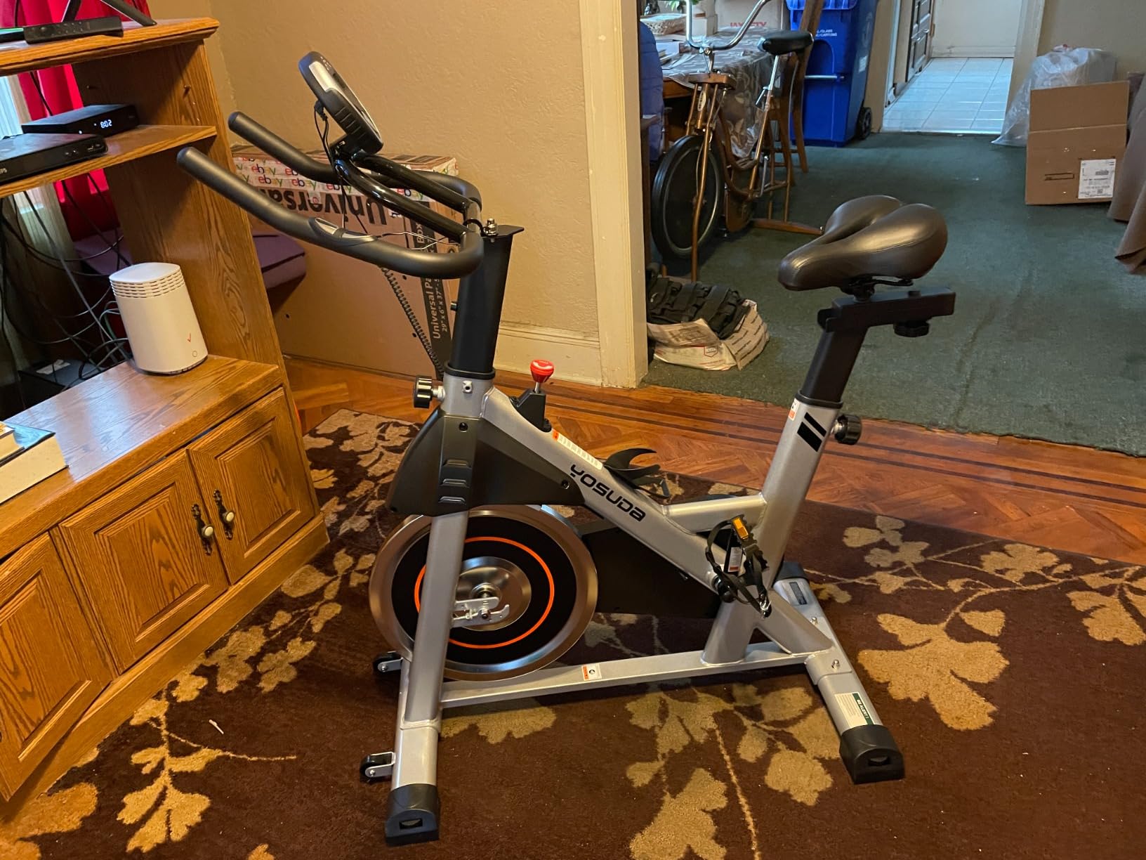 YOSUDA Exercise Bike, Brake Pad Stationary Bike for Home with Exclusive App, Magnetic Indoor Cycling Bike with 300 lb Weight Capacity, Low Noise, Tablet Holder and Fitness Courses for Weight Loss - Customer Photo 2