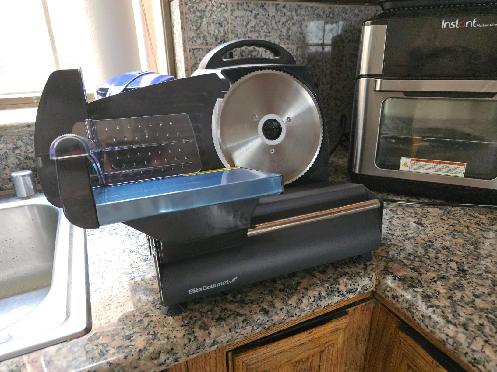 Elite Gourmet EMT-625B Ultimate Precision Electric Deli Food Meat Slicer Removable Stainless Steel Blade, Adjustable Thickness, Ideal for Cold Cuts, Hard Cheese, Vegetables & Bread, 7.5