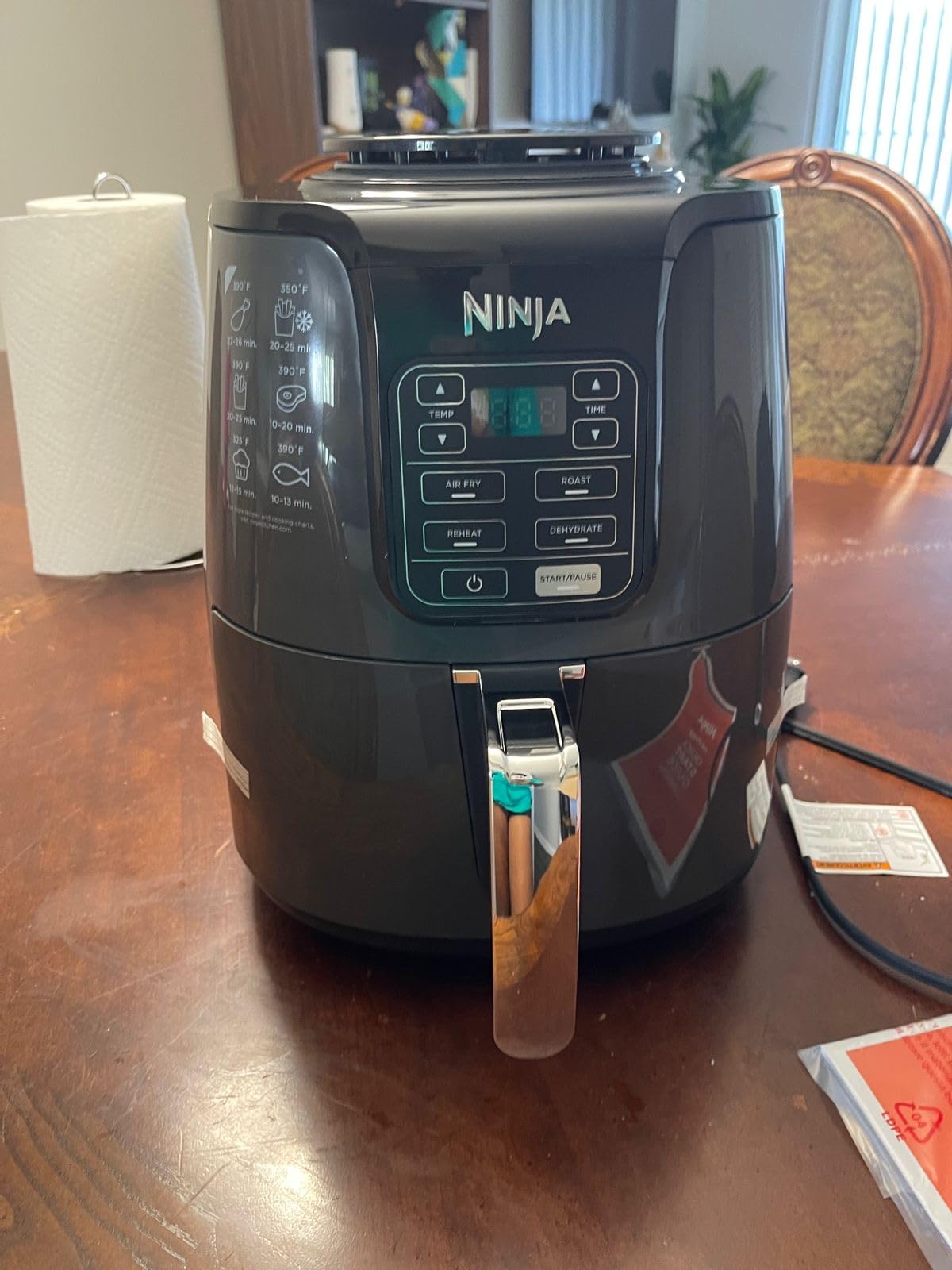 Ninja | Air Fryer | 4 QT Capacity | 4-in1 Roast, Crisp, Roast, Reheats, & Dehydrates | Dishwasher Safe Parts | Includes 20 Easy & Healthy Recipes | Compact | Grey | AF101 - Customer Photo 2