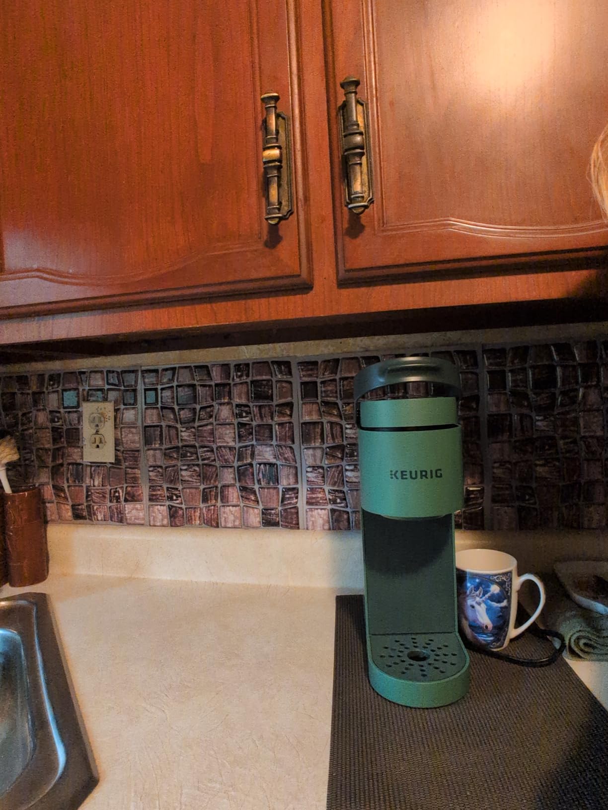Keurig K-Mini Single Serve K-Cup Pod Coffee Maker, 6 to 12oz Brew size, with Cord Storage, Perfect for Small Spaces, Black - Customer Photo 1