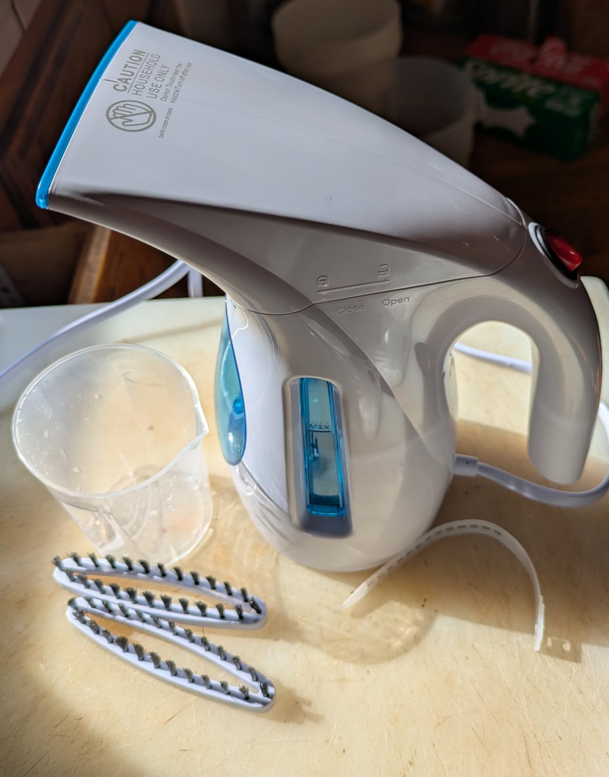 HiLIFE Steamer for Clothes, Portable Handheld Design, 240ml Big Capacity, 700W, Strong Penetrating Steam, Removes Wrinkle, for Home, Office(ONLY FOR 120V) - Customer Photo 1