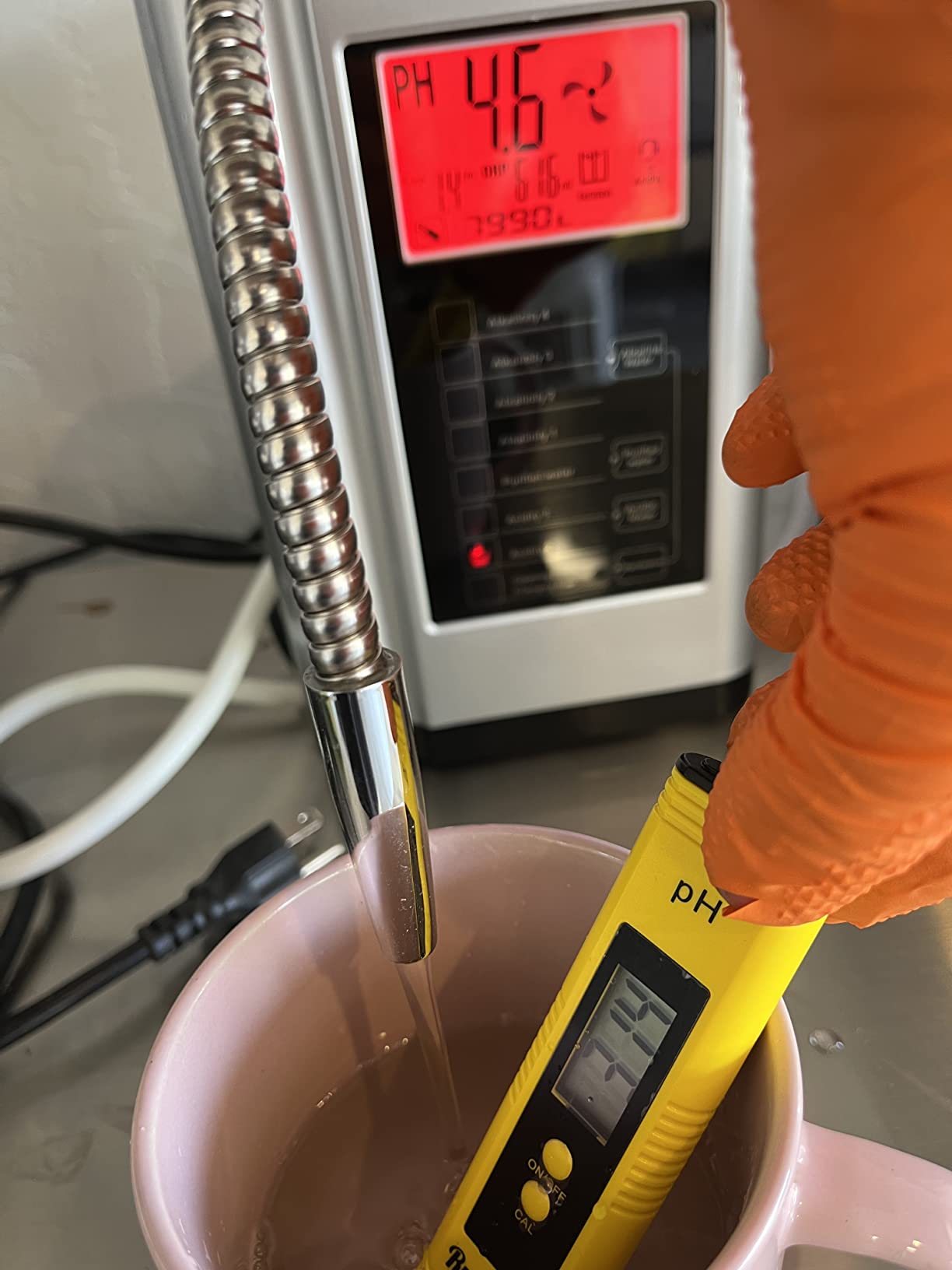 Alkaline Water Ionizer Machine 729, Built-in a Filter, Produces pH 4-10.5 Water, 7 Water Settings, Up to -570mV ORP, 8000L Per Filter, Silver - Customer Photo 1
