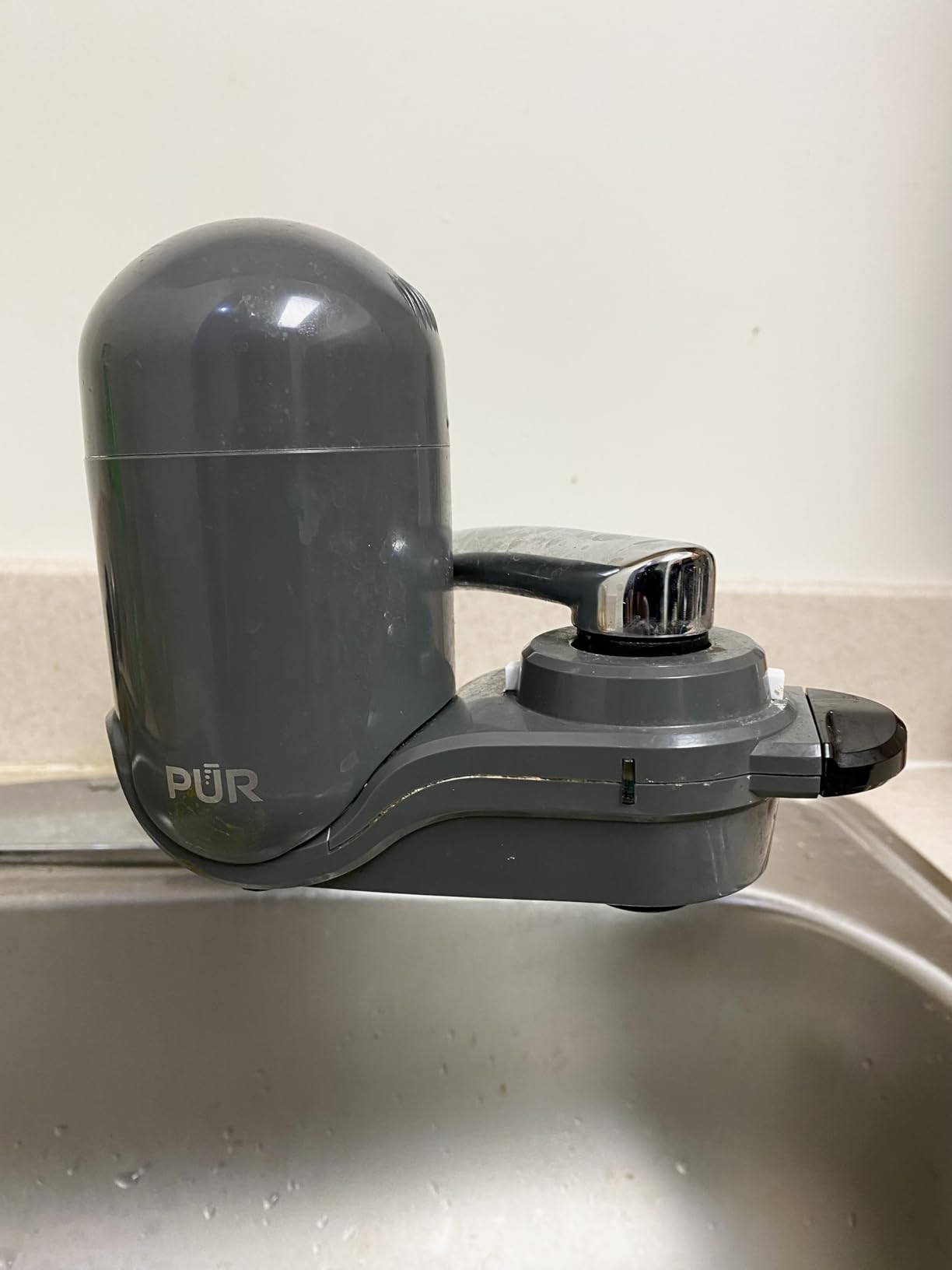 PUR Plus Vertical Faucet Mount Water Filtration System, Lead-Reducing Water Filter For Sink Faucet, Easy Install, 100 Gallons, Compatible with Sinks with External Aerators, Grey - Customer Photo 2