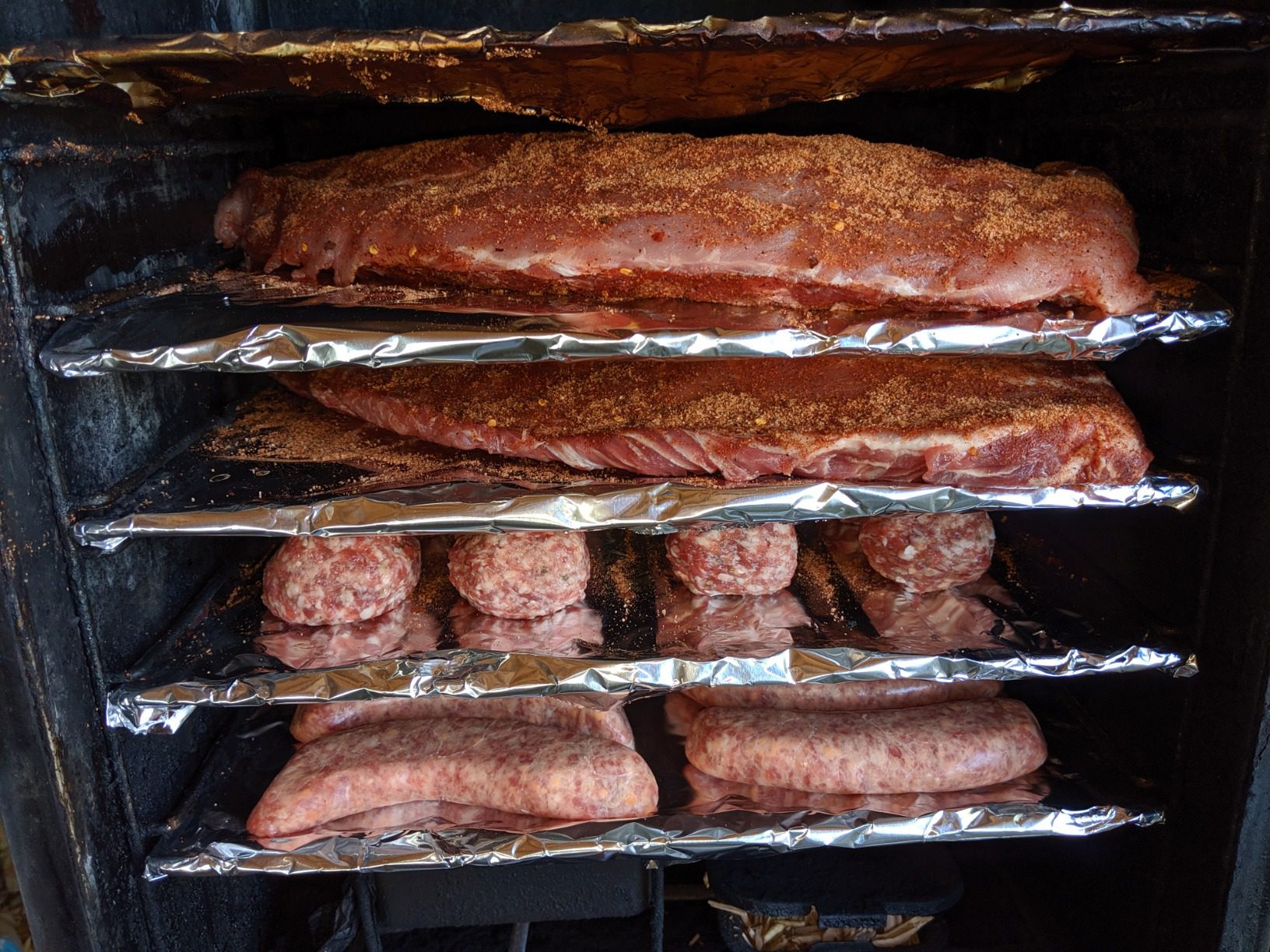 Masterbuilt® 30-inch Electric Vertical BBQ Smoker with Analog Temperature Control, Chrome Smoking Racks and 535 Cooking Square Inches in Black, Model MB20070210 - Customer Photo 2