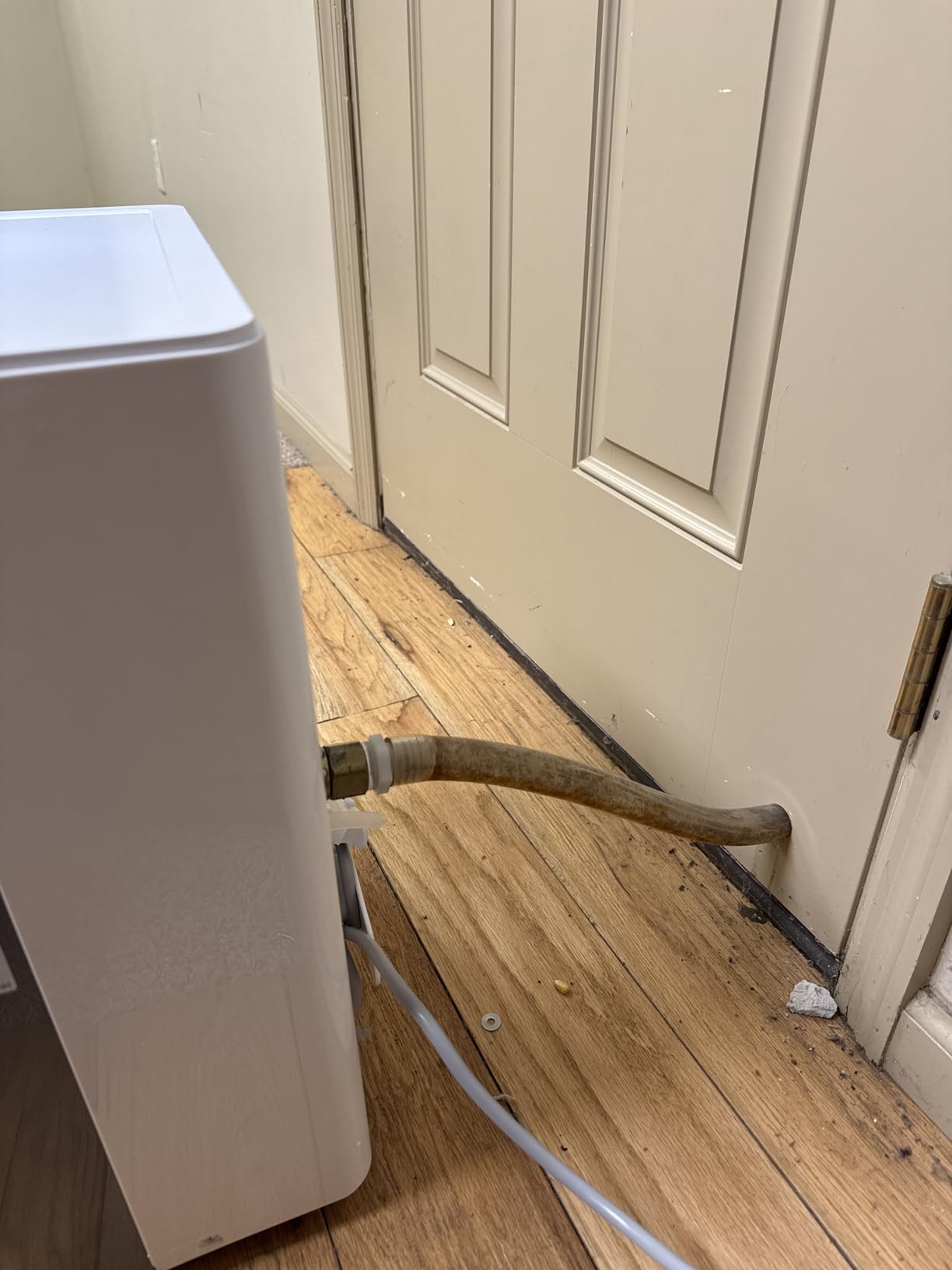 Midea 4,500 Sq. Ft.Dehumidifier for Basement, Energy Star Certified, With Reusable Air Filter 50 Pint - Ideal For Basements, Large & Medium Sized Rooms, And Bathrooms (White) Customer Review Midea 4,500 Sq. Ft.Dehumidifier for Basement, Energy Star Certified, With Reusable Air Filter 50 Pint - Ideal For Basements, Large & Medium Sized Rooms, And Bathrooms (White) - Customer Photo 2