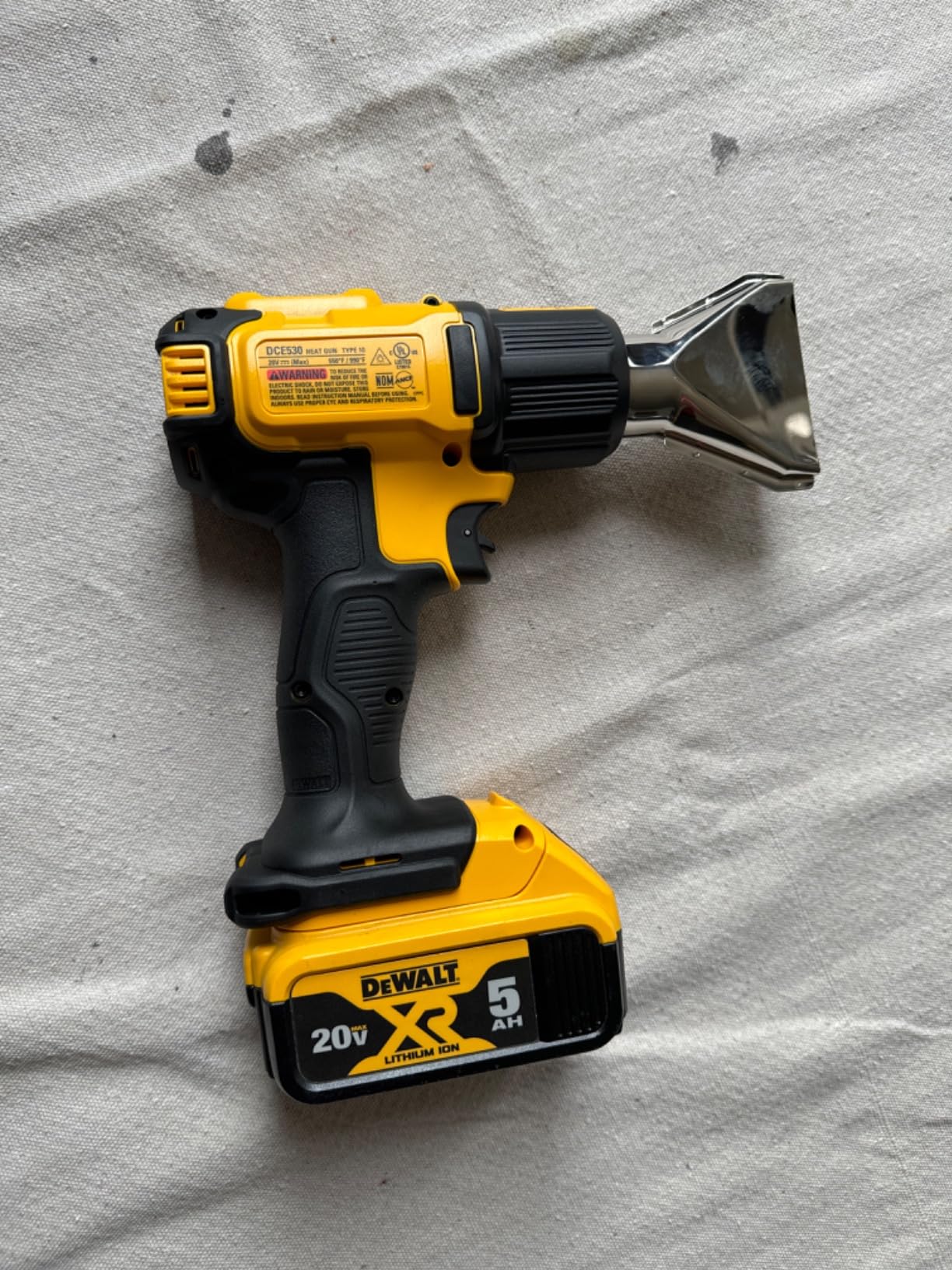 DEWALT 20V MAX Heat Gun, Cordless, Up to 990 Degrees, 42 Minutes of Run Time, LED Light, Heatgun with Flat and Hook Nozzle Attachments,Tool Only (DCE530B) - Customer Photo 1