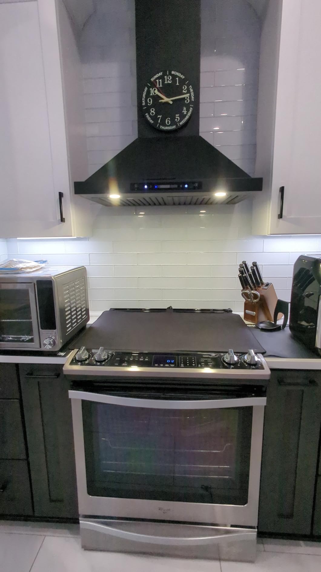 IKTCH 30-inch Wall Mount Range Hood 900 CFM Ducted/Ductless Convertible, Kitchen Chimney Vent Stainless Steel with Gesture Sensing & Touch Control Switch Panel, 2 Pcs Adjustable Lights(IKP02-30'') Customer Review IKTCH 30-inch Wall Mount Range Hood 900 CFM Ducted/Ductless Convertible, Kitchen Chimney Vent Stainless Steel with Gesture Sensing & Touch Control Switch Panel, 2 Pcs Adjustable Lights(IKP02-30'') - Customer Photo 1