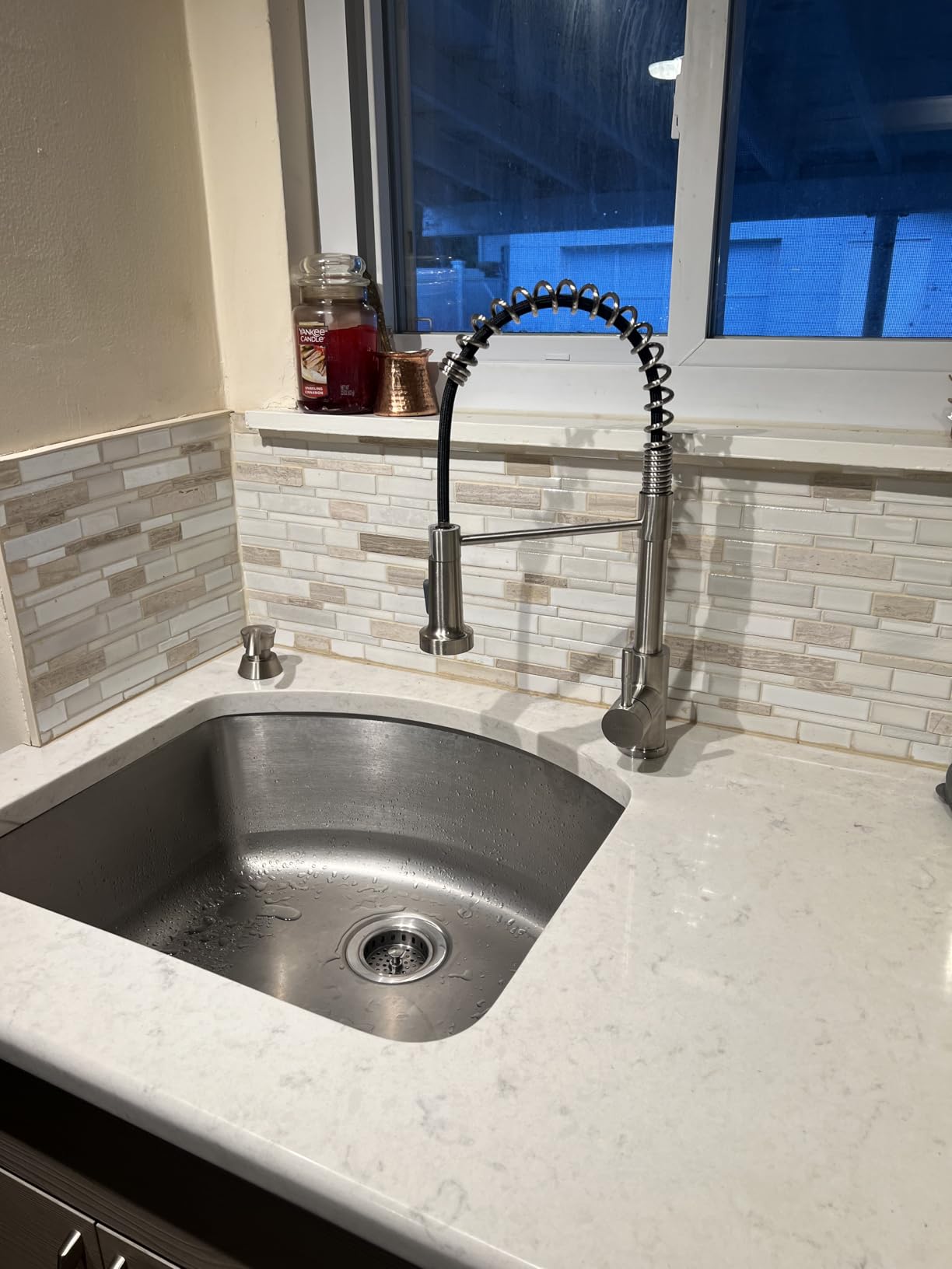 GIMILI Black Kitchen Faucet with Pull Down Sprayer Single Hole Spring Kitchen Sink Faucet, Suitable for Farmhouses, RV, Utility Laundry Room, Outdoor, and Campers - Customer Photo 2