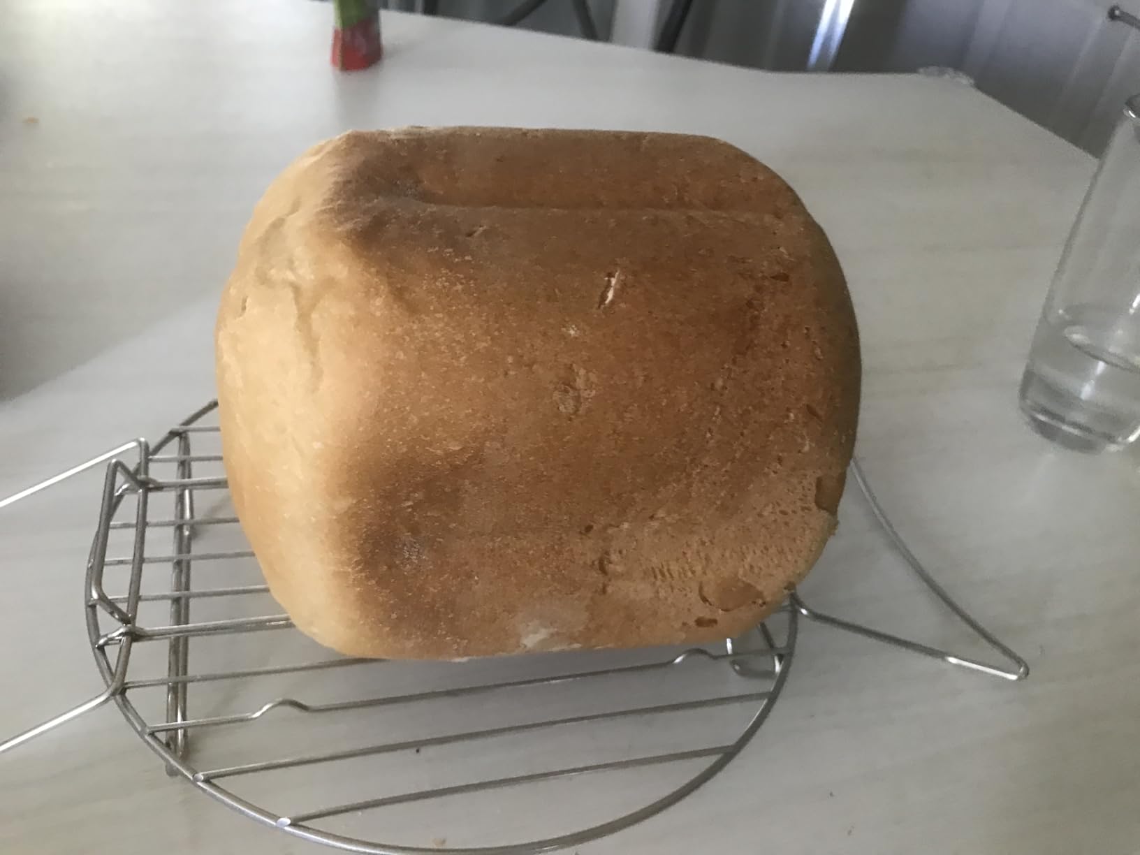Amazon Basics Programmable Bread Maker, 2 Pound Non-Stick Automatic Bread Making Machine, 14 Settings for Breads, Doughs, Gluten-Free Options and More, LCD Display, White - Customer Photo 1