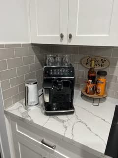 Philips 3200 Series Fully Automatic Espresso Machine, LatteGo Milk Frother, 5 Coffee Varieties, Intuitive Touch Display, 100% Ceramic Grinder, AquaClean Filter, My Coffee Choice, Black (EP3241/54) - Customer Photo 2