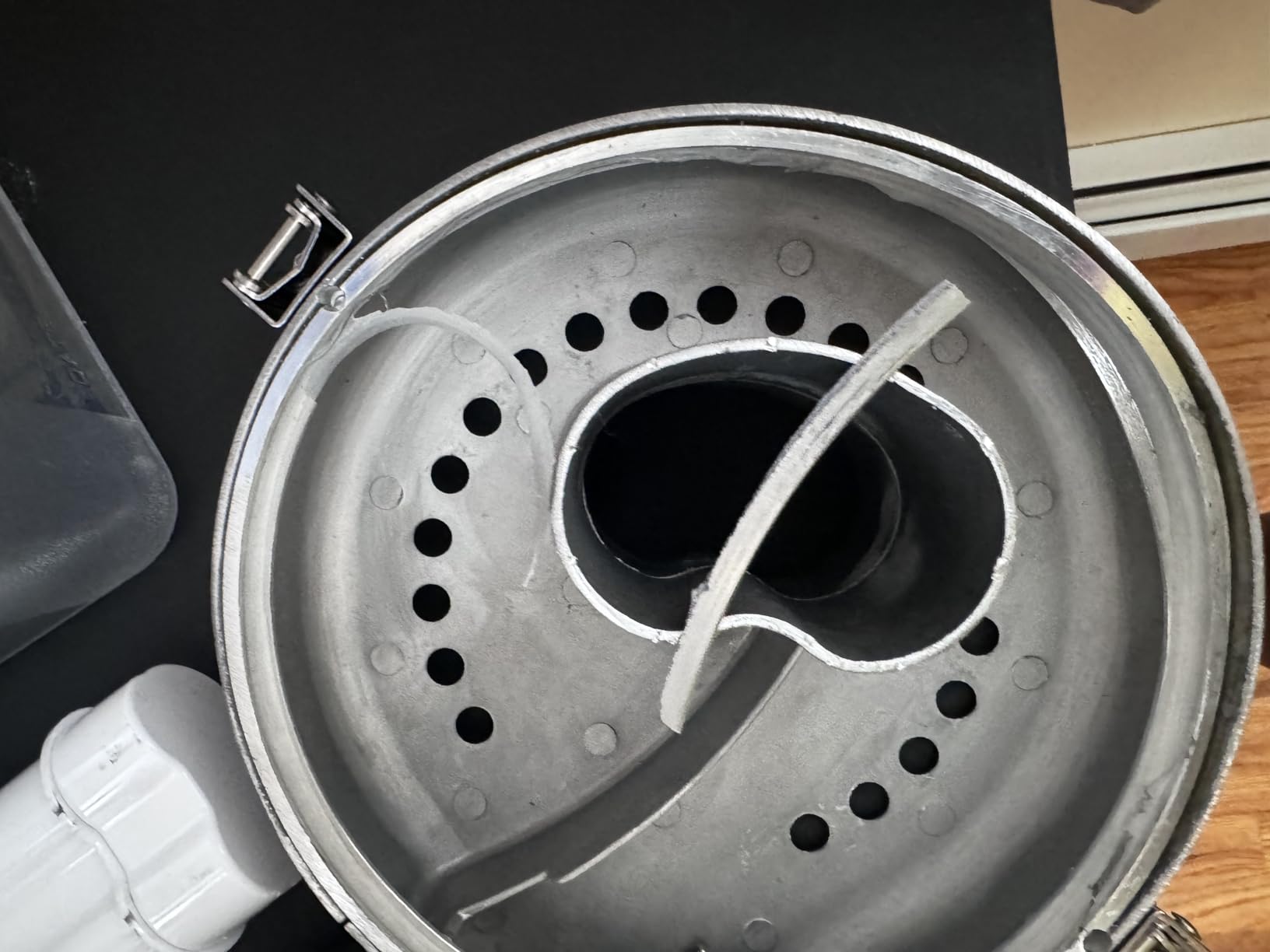 VBENLEM Commercial Juice Extractor Heavy Duty Juicer Aluminum Casting and Stainless Steel Constructed Centrifugal Juice Extractor Juicing both Fruit and Vegetable - Customer Photo 1